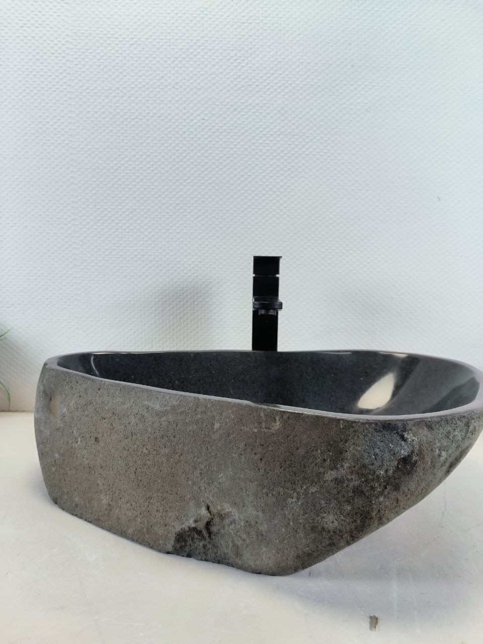Раковина из речного камня RS-66239 56х38х15 из натурального камня