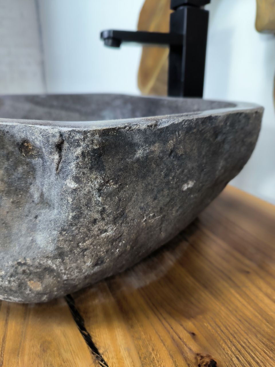 Раковина из речного камня RS-66675 49х37х15 из натурального камня