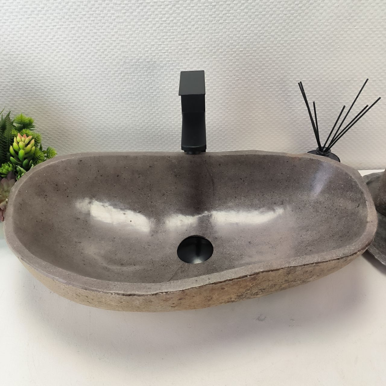 Раковина из речного камня RS-63509 (60*34*15) из натурального камня