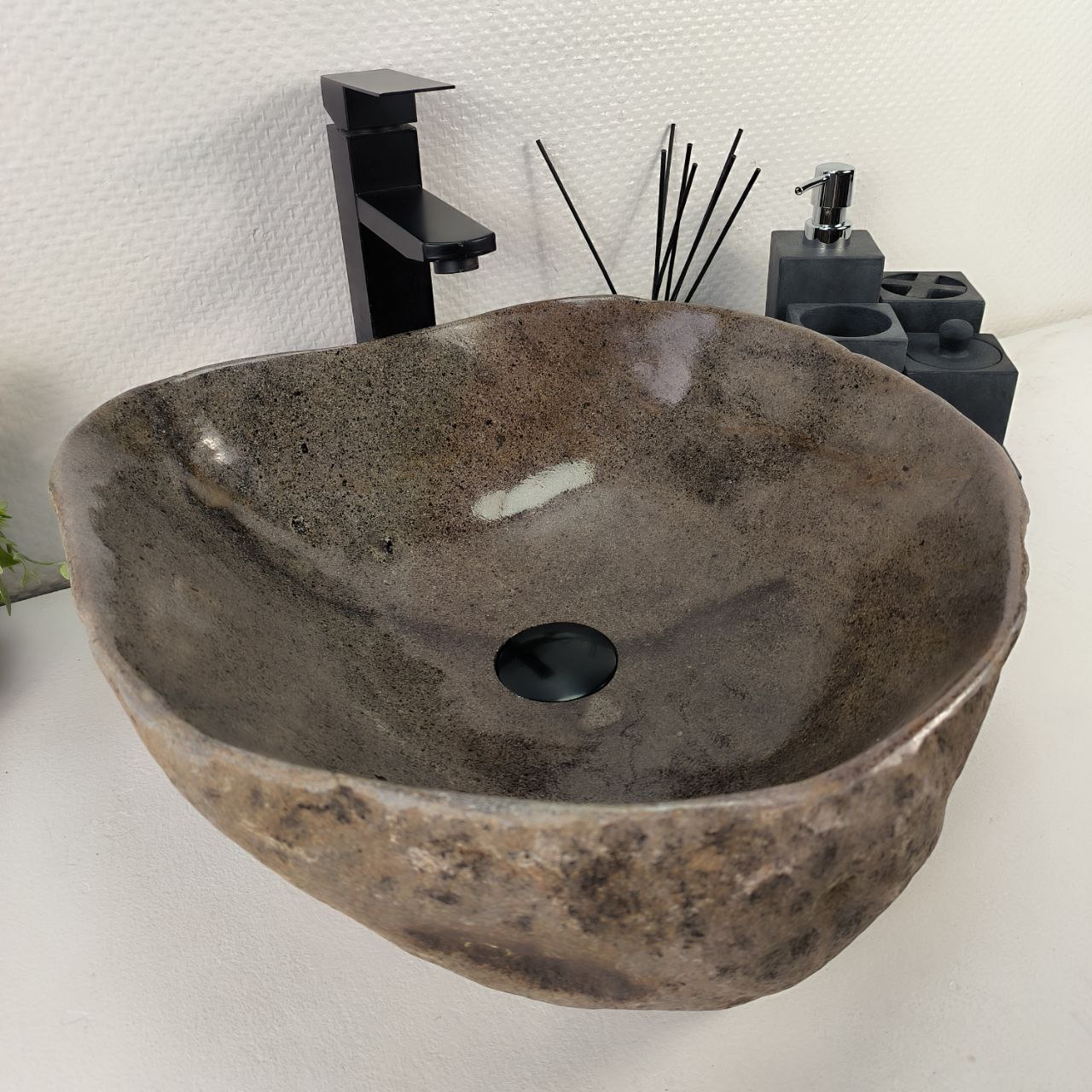 bnq8xaiqrvv18rl5r7z04cwdmjz91c1e