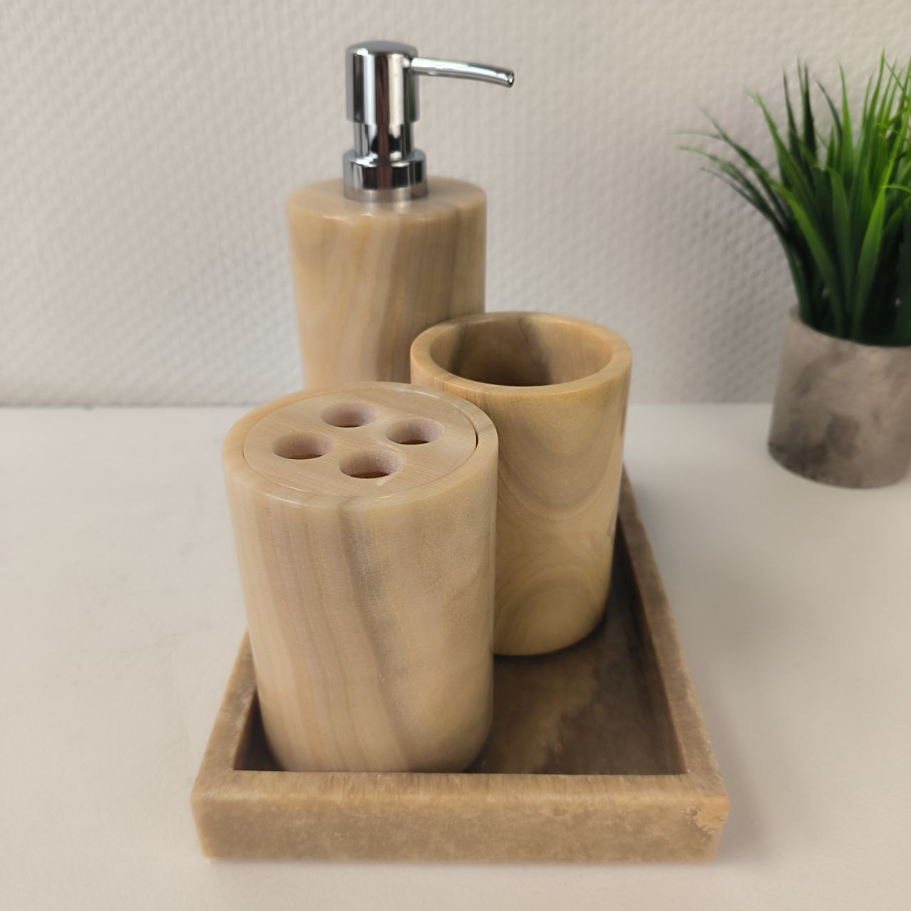 fng8aqyxmvolkkdwnmw3mzkppch4egiy