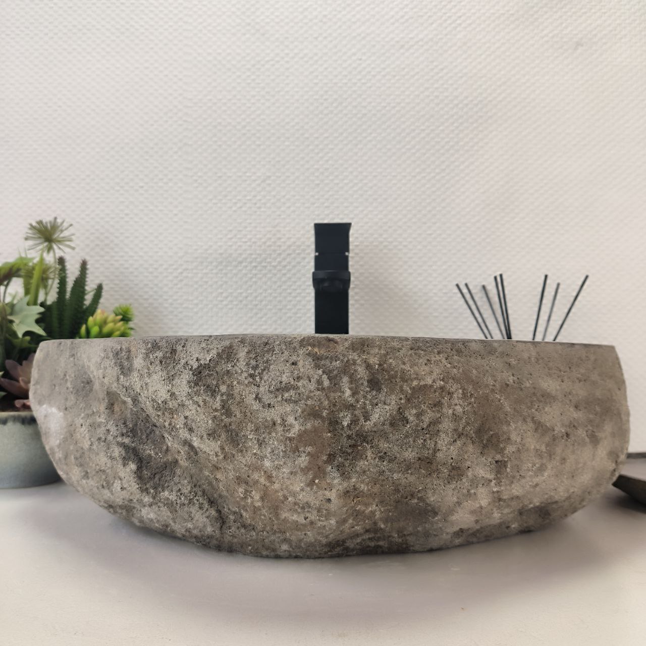 b5n7m8gpeuszs5chv2n5botqv3a9f6uy