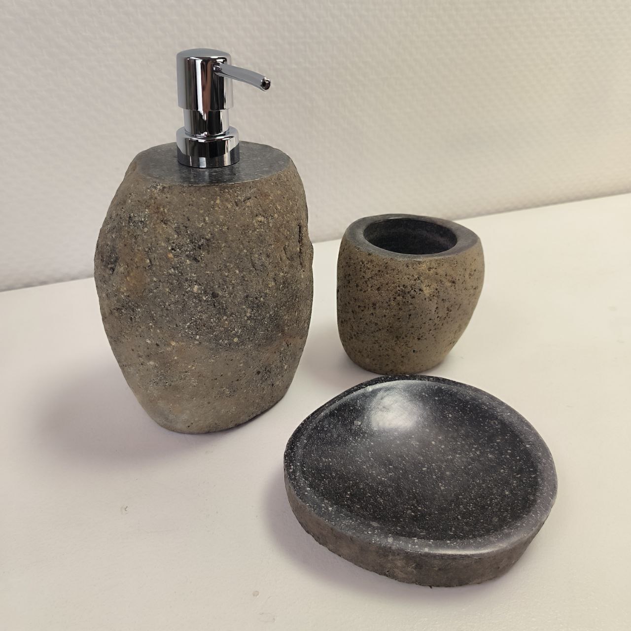 nim8raqkepi4un15hi3746qc7kym5p2s