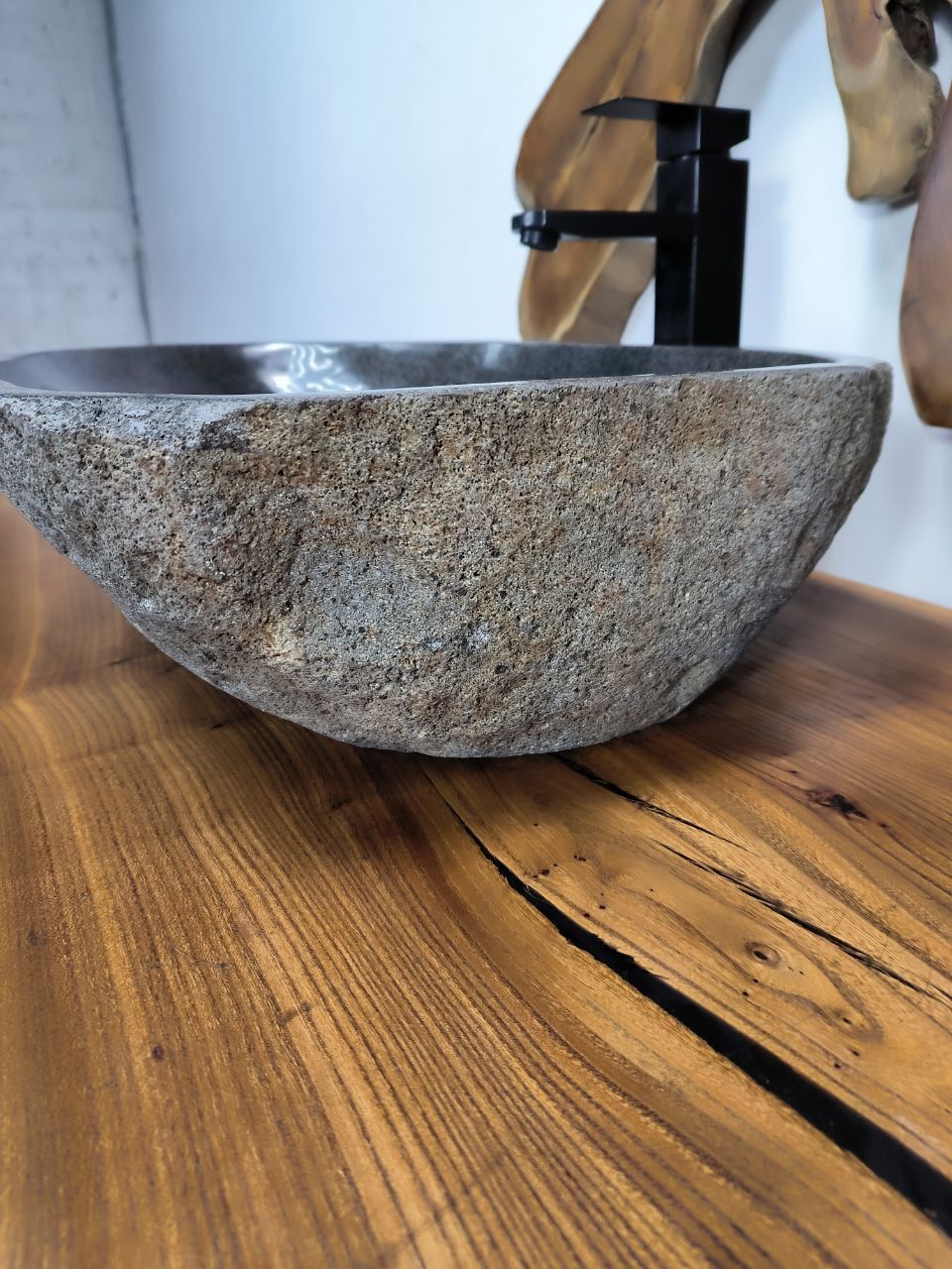 Раковина из речного камня RS-66705 55х42х15 из натурального камня