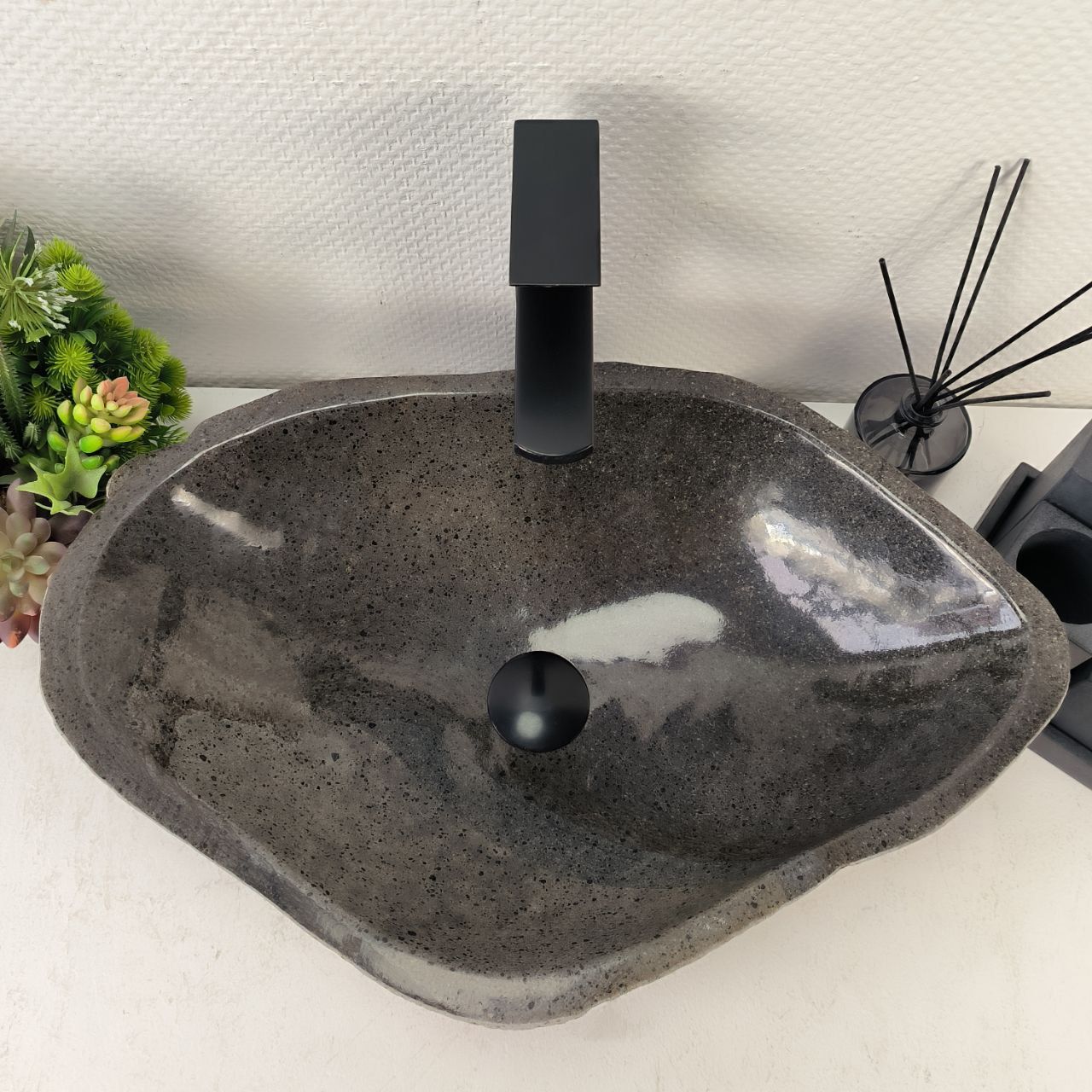 Раковина из речного камня RS-65076 56*37*15 из натурального камня