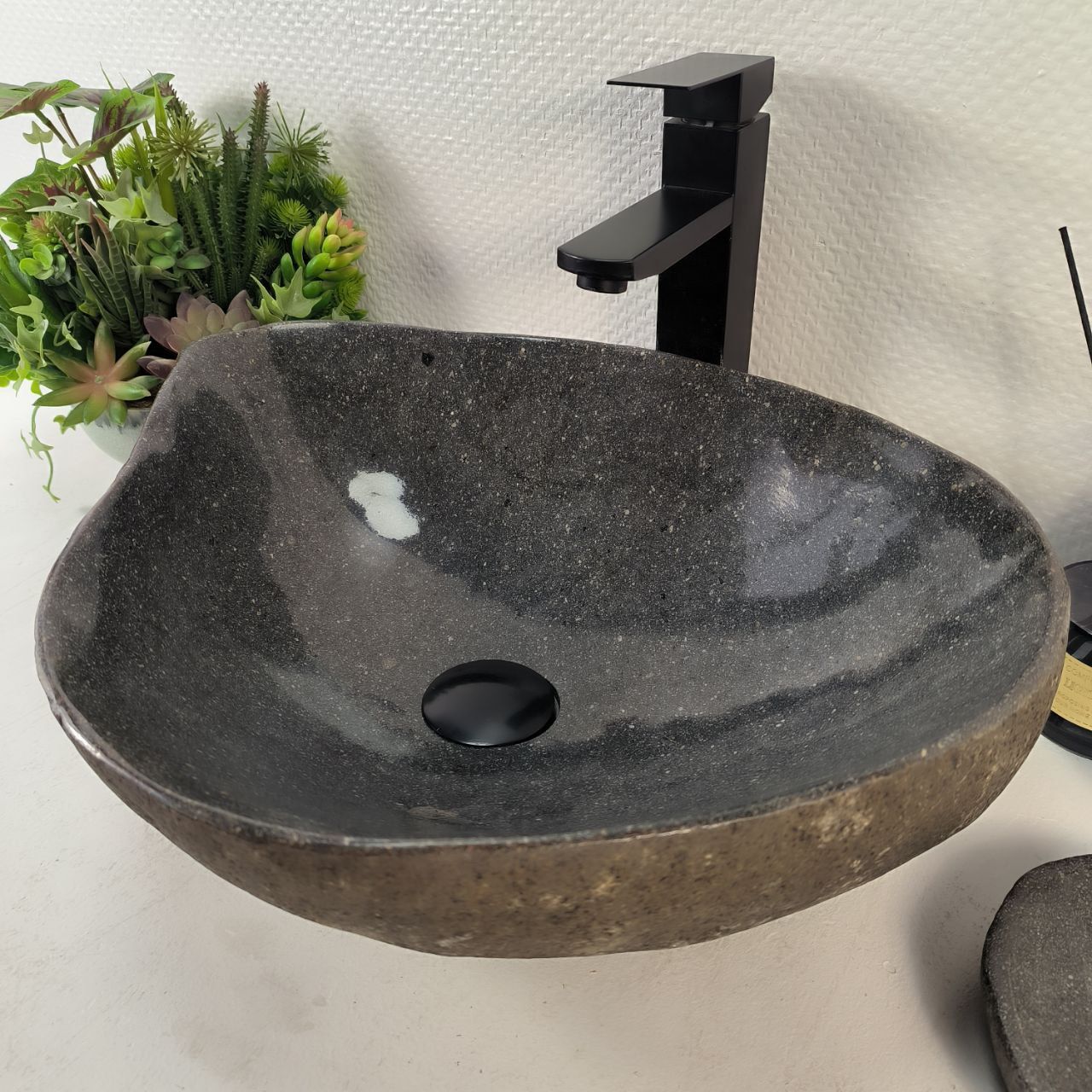 Раковина из речного камня RS-65276 48*38*15 из натурального камня