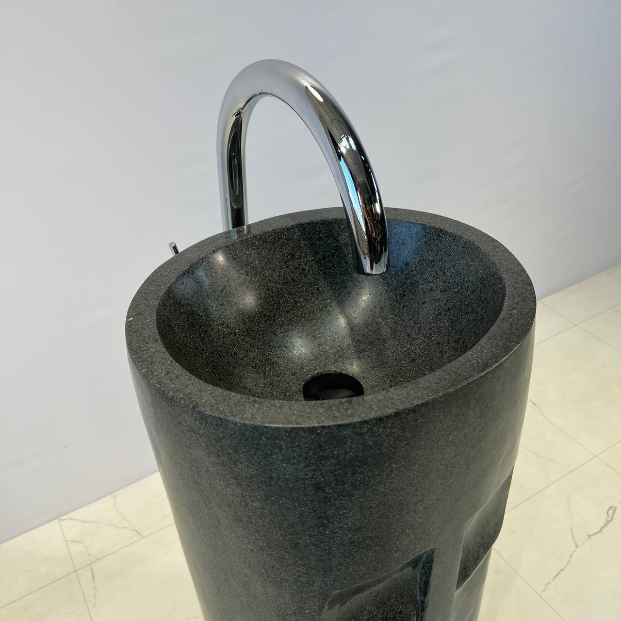 Раковина напольная из речного камня Face RN-67068 40х35х91 из натурального камня
