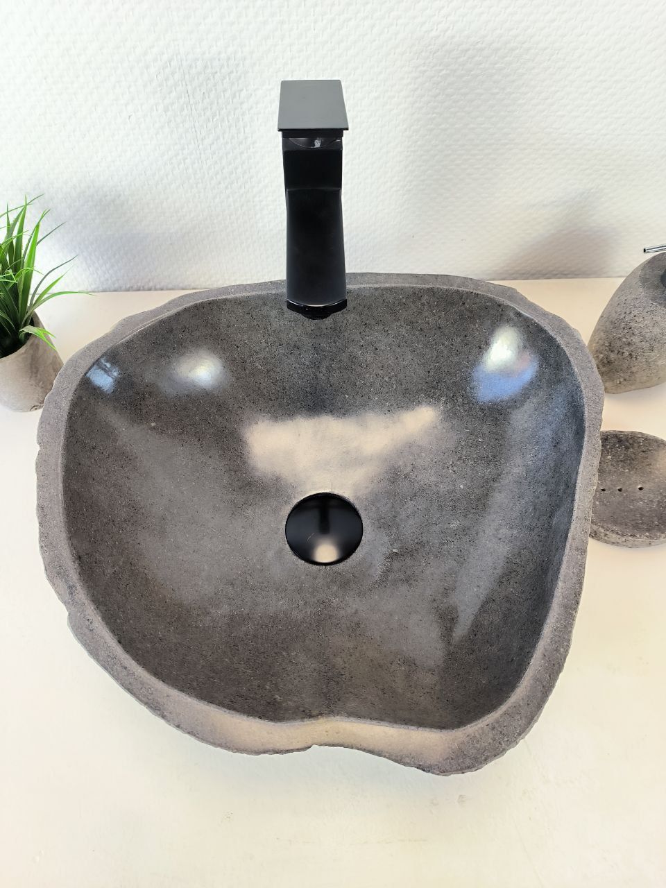 Раковина из речного камня RS-65965 42х38х15 из натурального камня