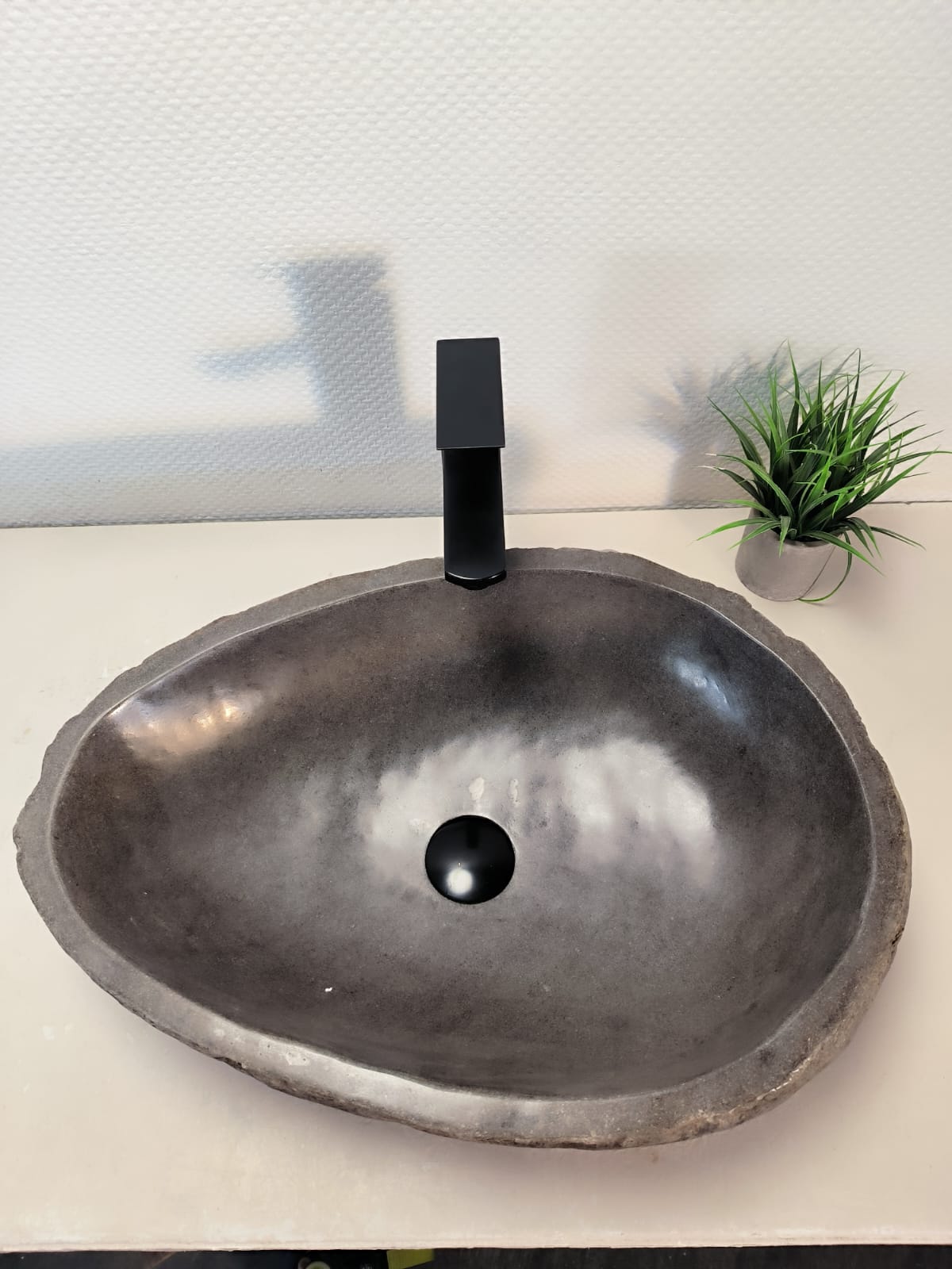 5addc309-f10f-4bb5-9a10-417a5affabde