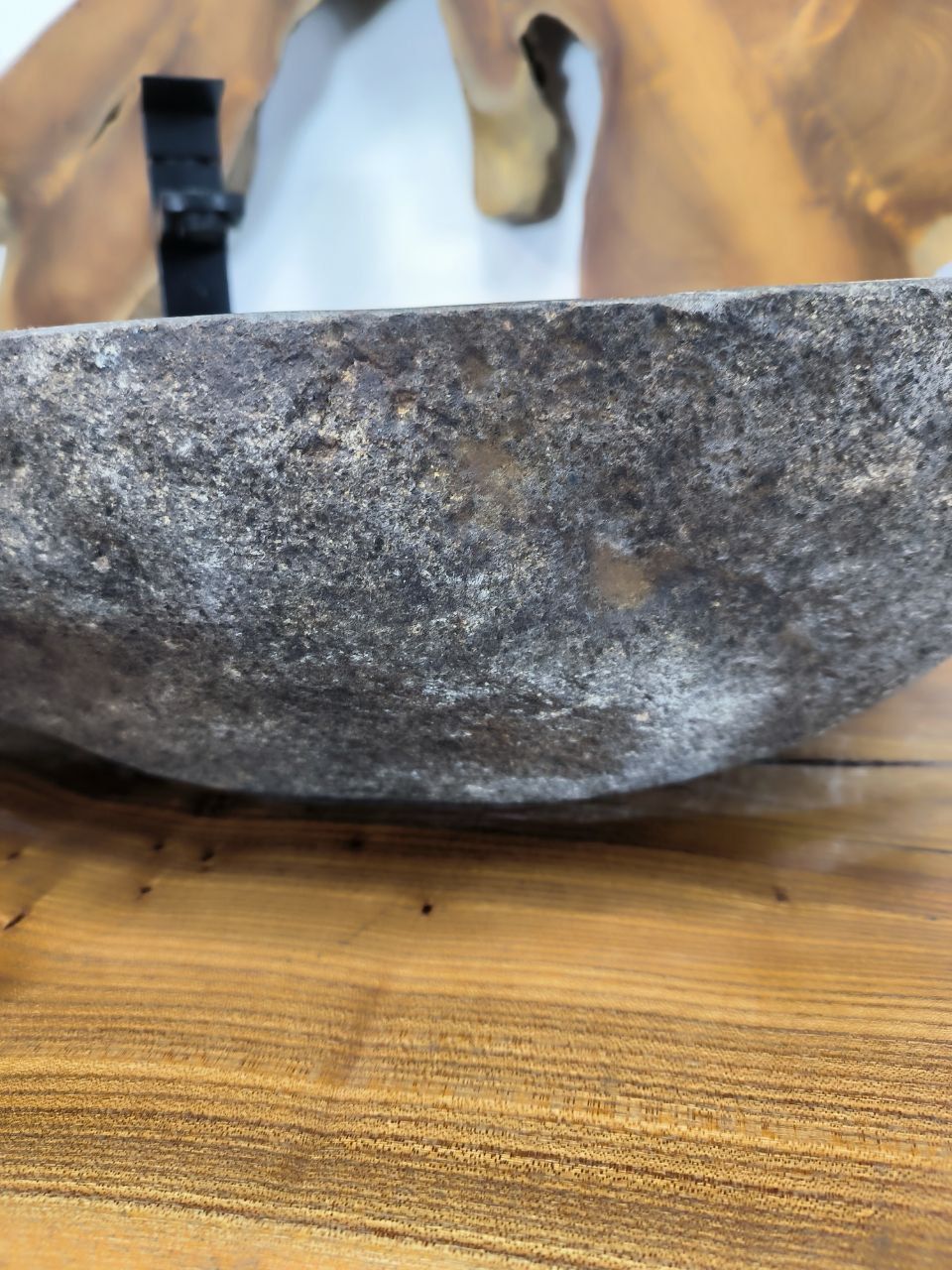Раковина из речного камня RS-66507 55х41х15 из натурального камня