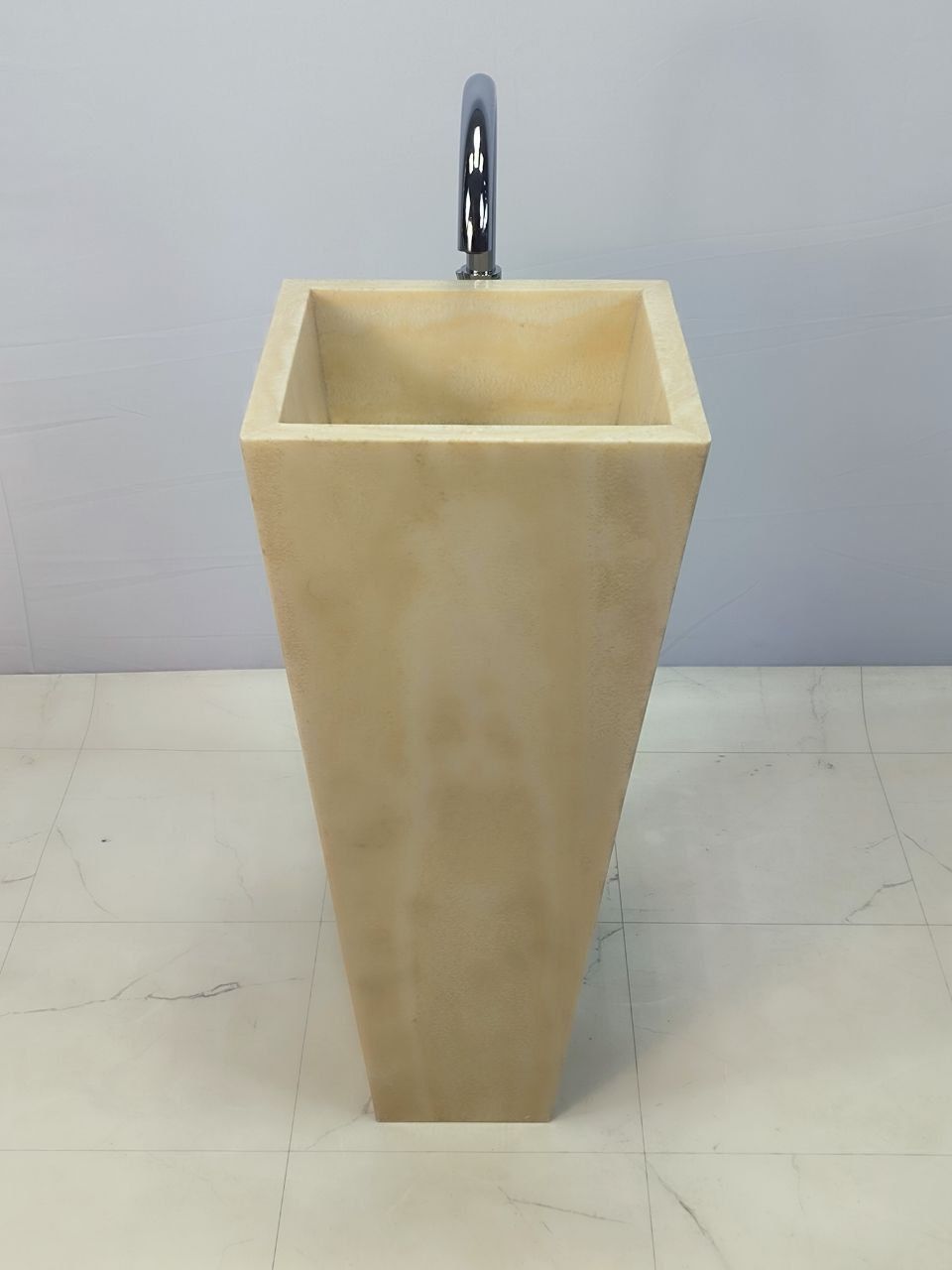 Раковина напольная из оникса Square Yellow ON-66187 40х40х90 из натурального камня
