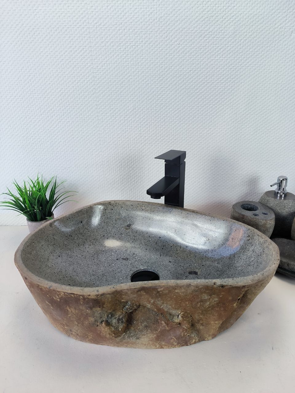 Раковина из речного камня RS-66189 53х37х15 из натурального камня