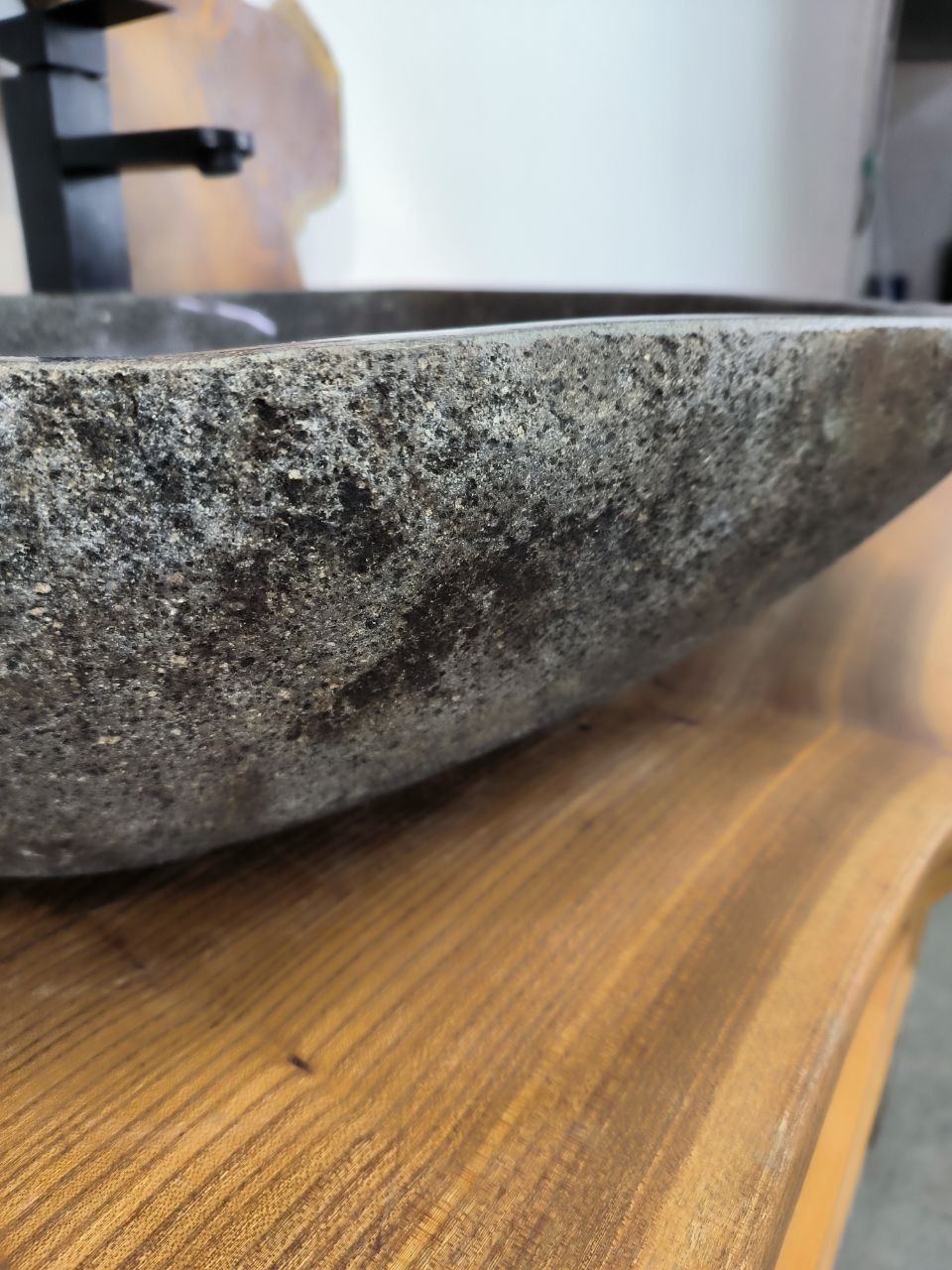 Раковина из речного камня RS-66508 60х49х15 из натурального камня