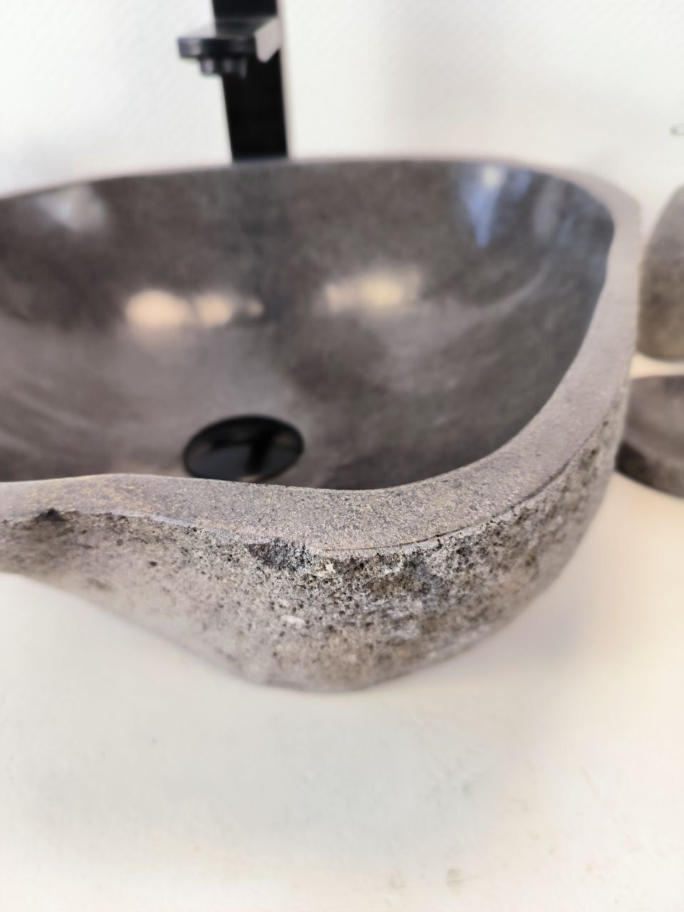 Раковина из речного камня RS-65965 42х38х15 из натурального камня
