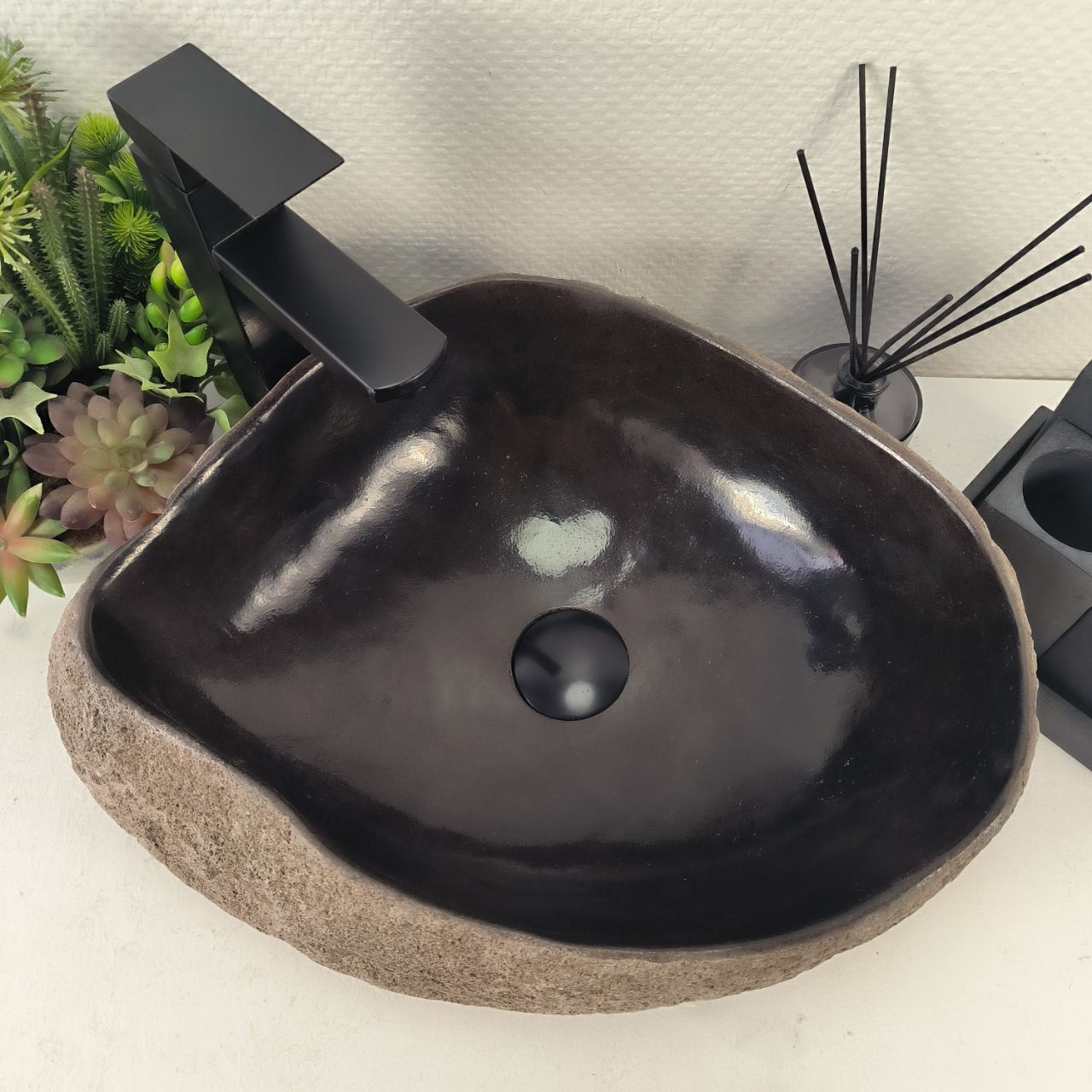 Раковина из речного камня RS-64993 45*36*15 из натурального камня