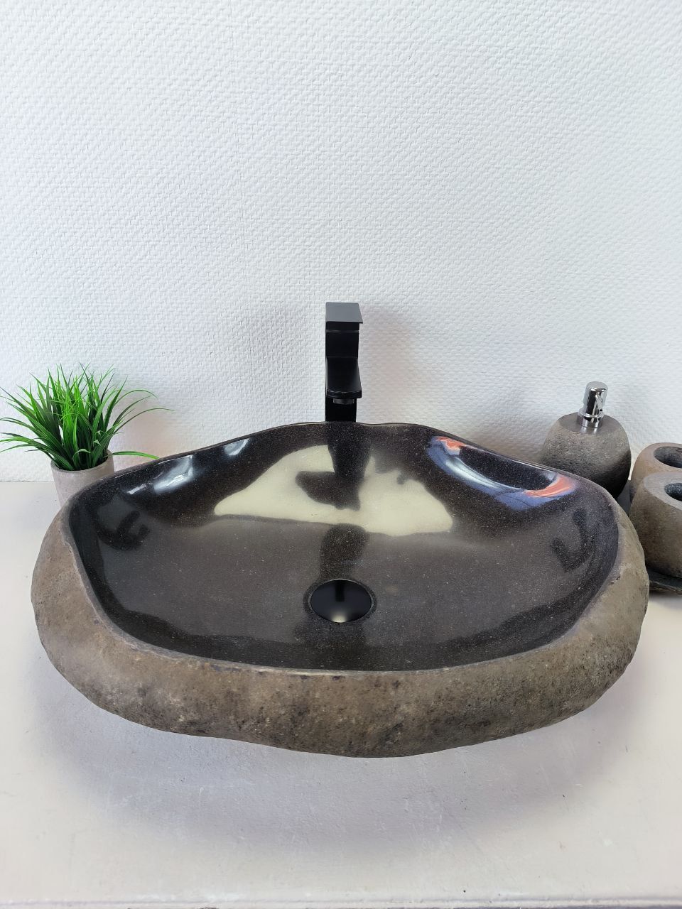 Раковина из речного камня RS-66209 63х47х15 из натурального камня