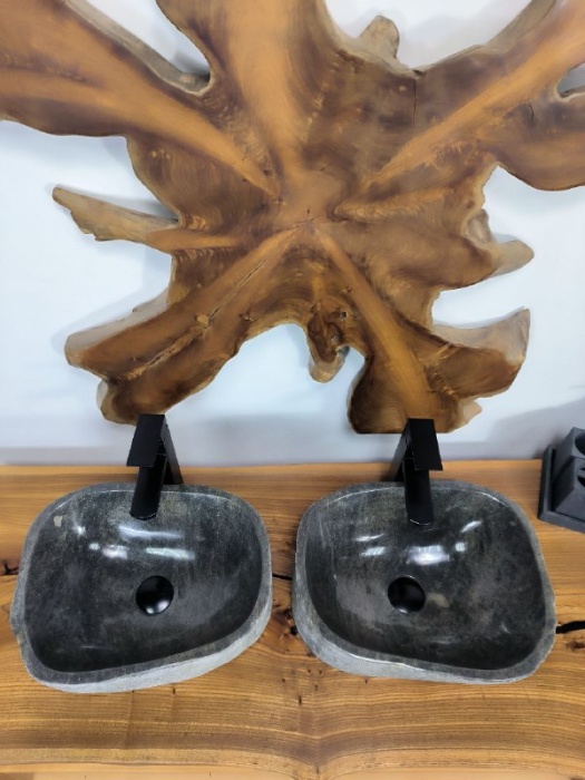 e66c523d-60c7-4d4d-bdf6-80fc895b31db