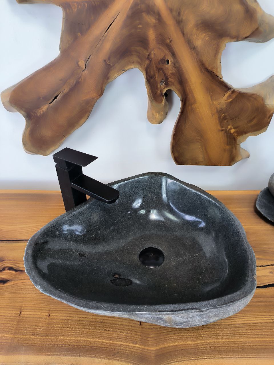 93a31615-d3e5-4dda-9bd5-9e3f65922827