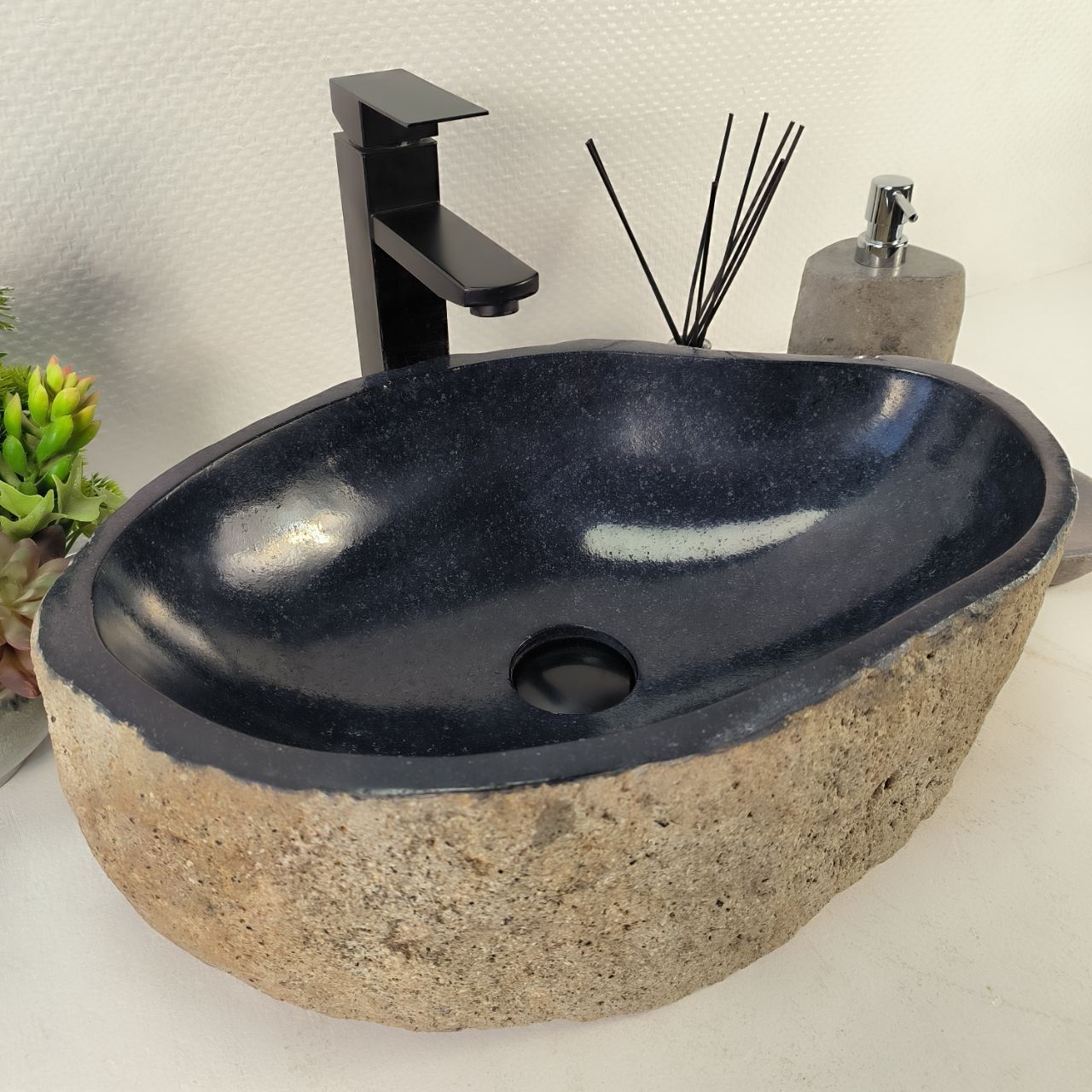 Раковина из речного камня RS-65204 50*33*15 из натурального камня