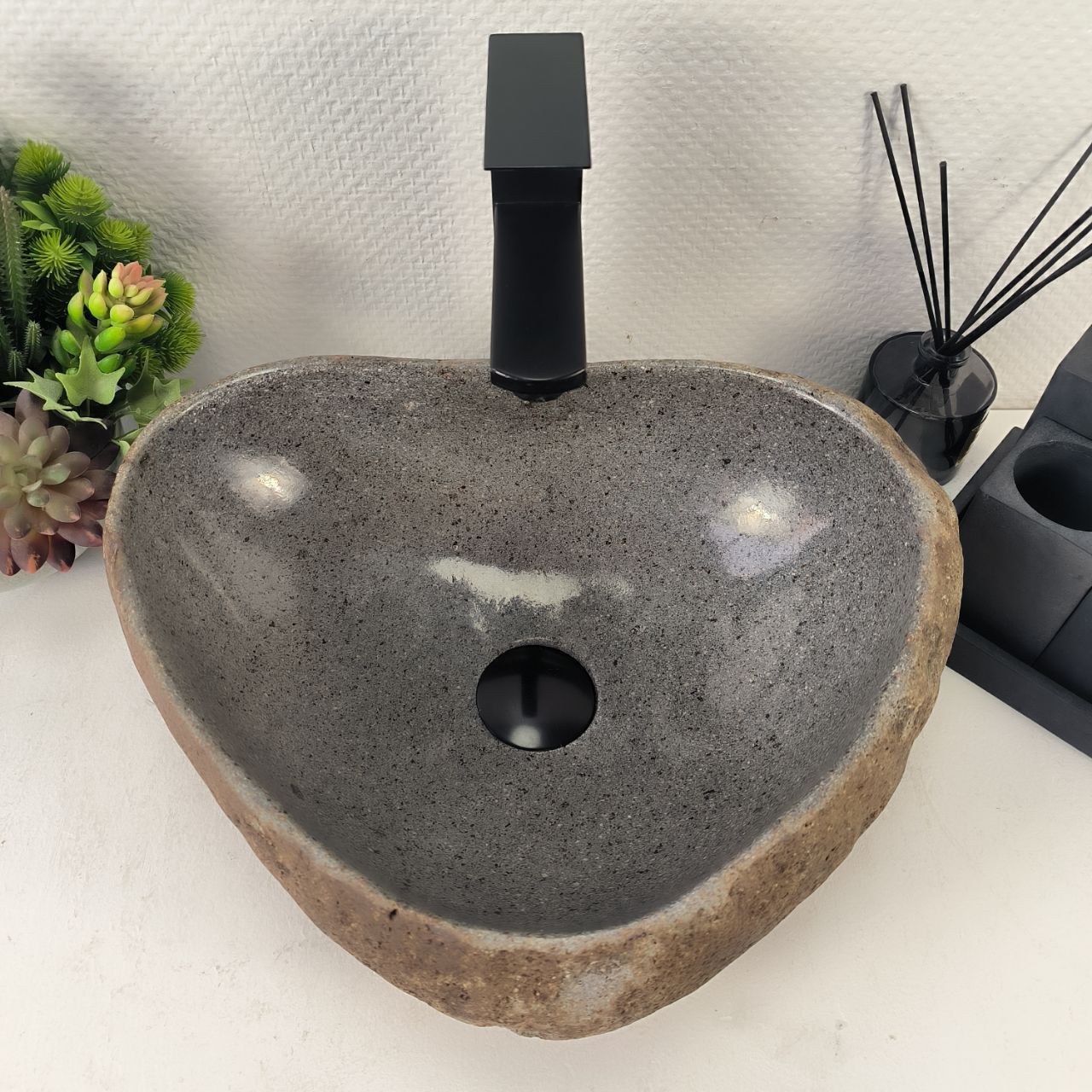 Раковина из речного камня RS-64992 43*34*15 из натурального камня