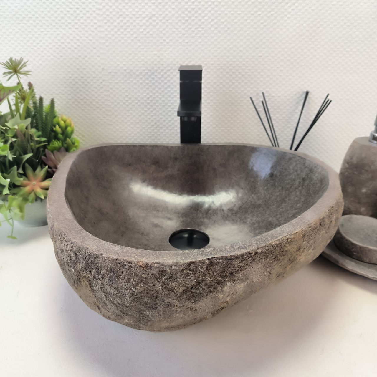 Раковина из речного камня RS-63496 (44*43*15) из натурального камня
