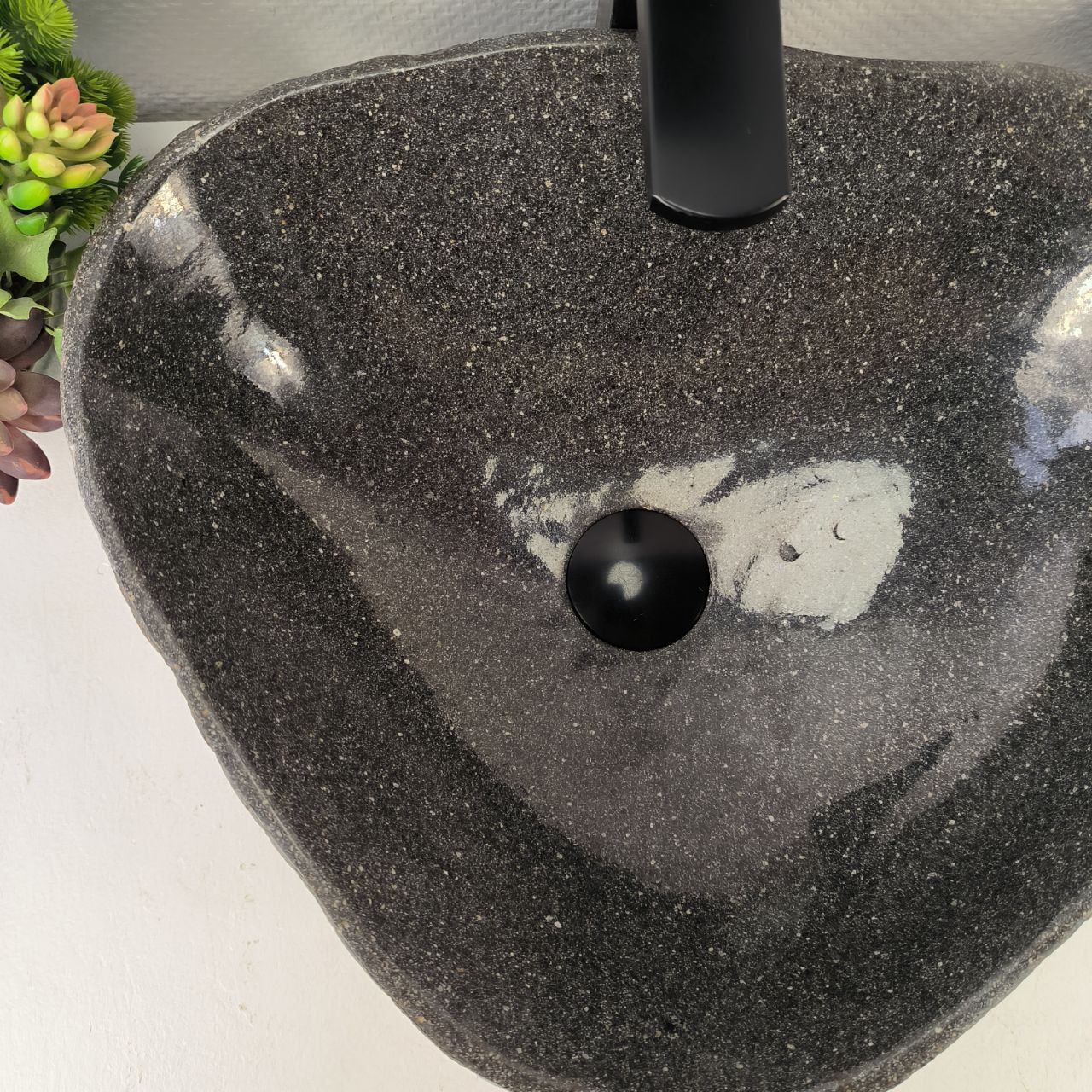 Раковина из речного камня RS-65444 46*40*15 из натурального камня