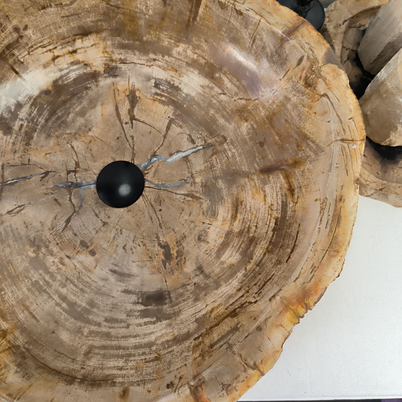 15xej0bfu8spcnggb5j4f2t03ge5dnaz