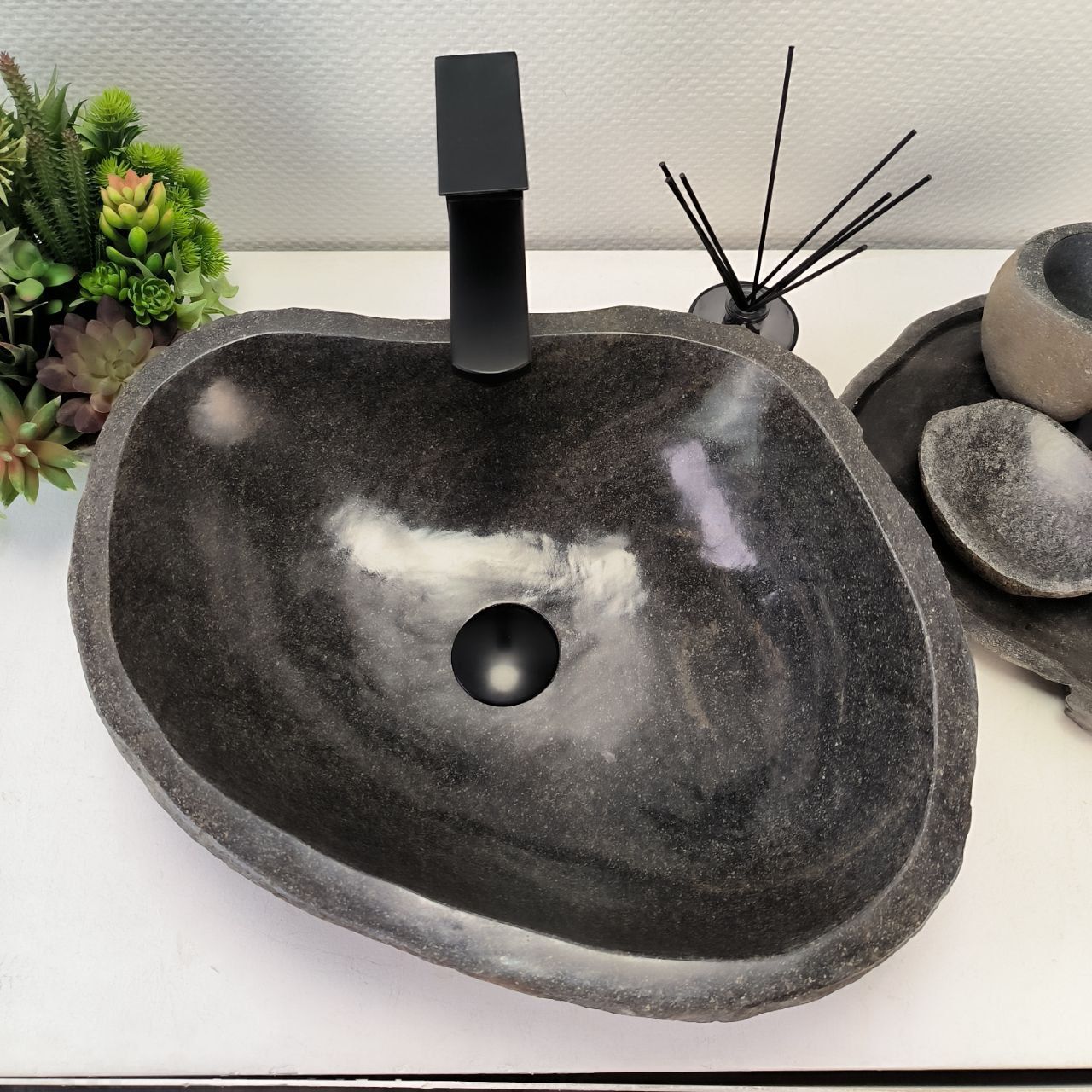 Раковина из речного камня RS-62786 (48*40*16) из натурального камня