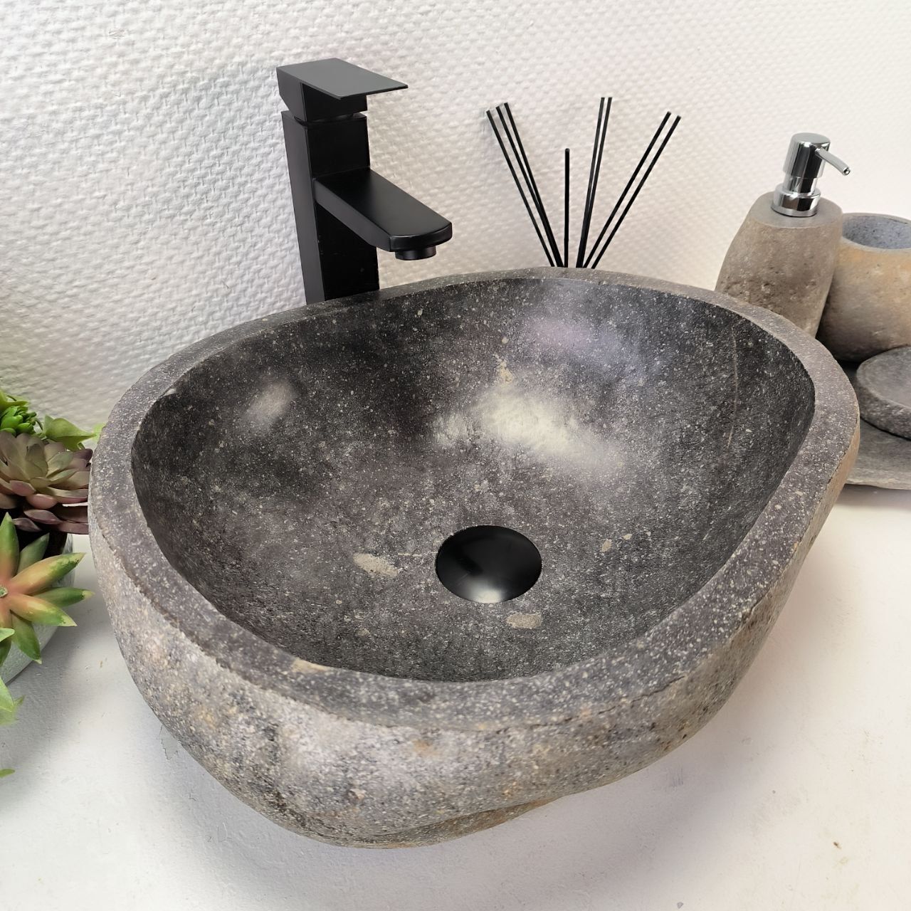 Раковина из речного камня RS-63569 (44*37*15) из натурального камня