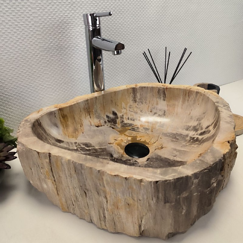 pe00jr60x8ii3zl8hb916gwrujzwazkn