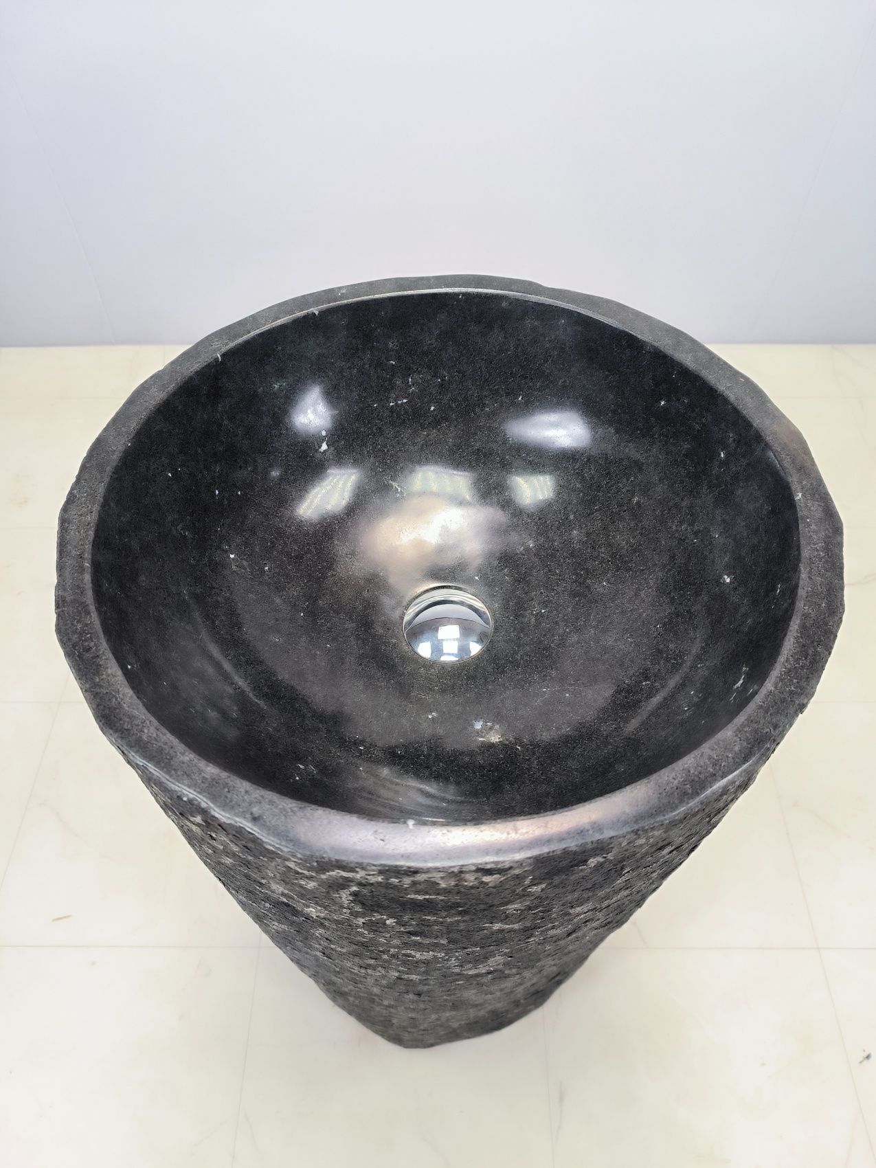 Раковина напольная из речного камня RN-66262 45х45х90 из натурального камня