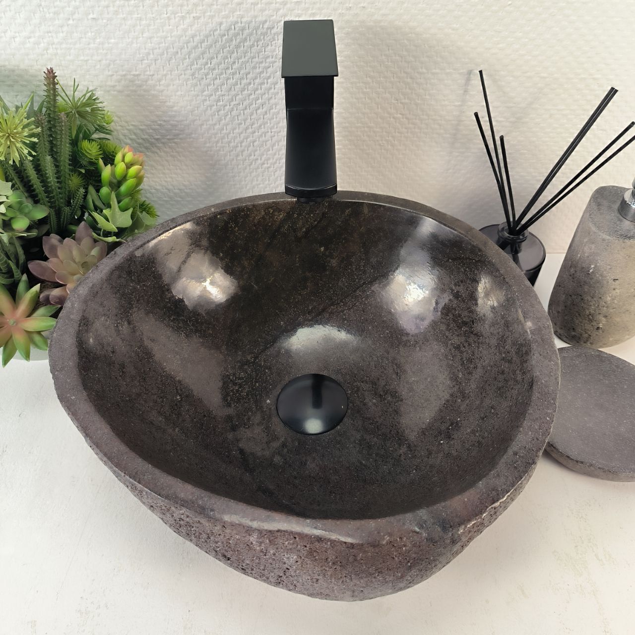Раковина из речного камня RS-65265 39*35*15 из натурального камня