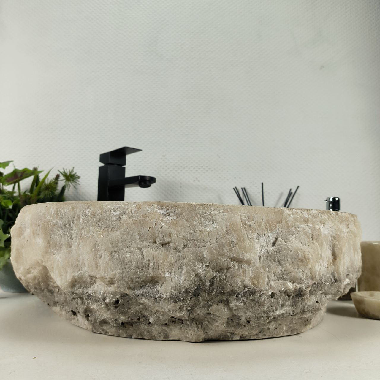 oxr8b3zynj7n4uo5qdam8gyg10vnzez6