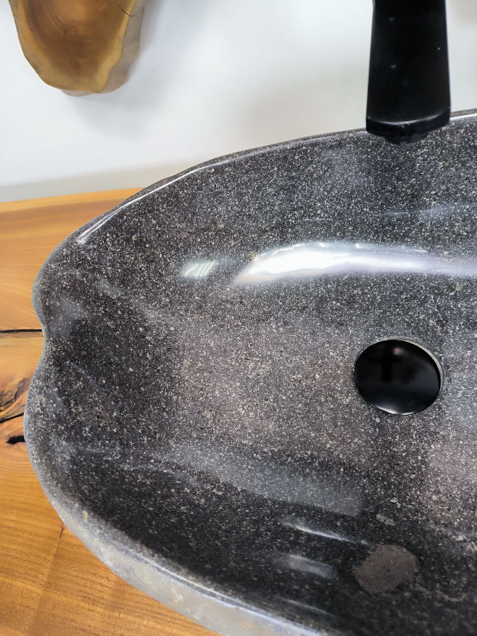 Раковина из речного камня RS-66401 54х35х15 из натурального камня