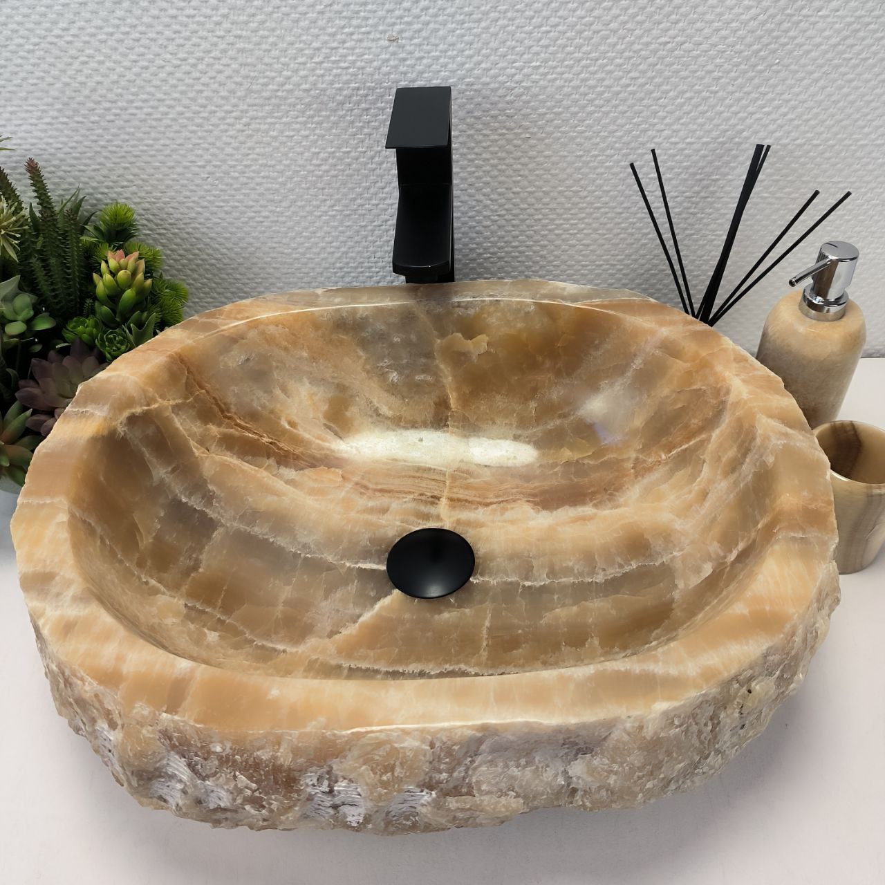 j3r66iy3mizr8l52n7c5zbpmusc49o8s