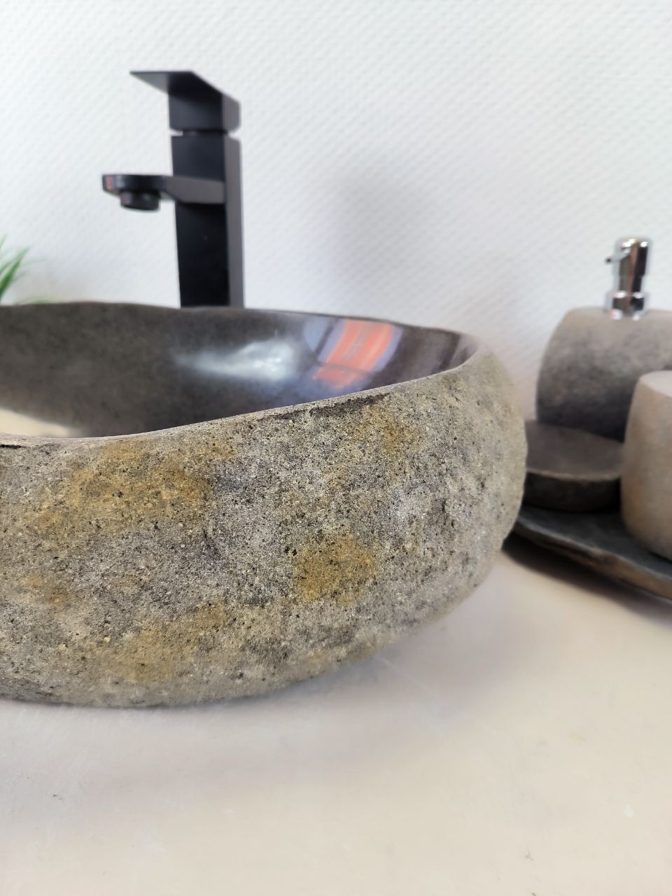 Раковина из речного камня RS-66205 46х33х15 из натурального камня