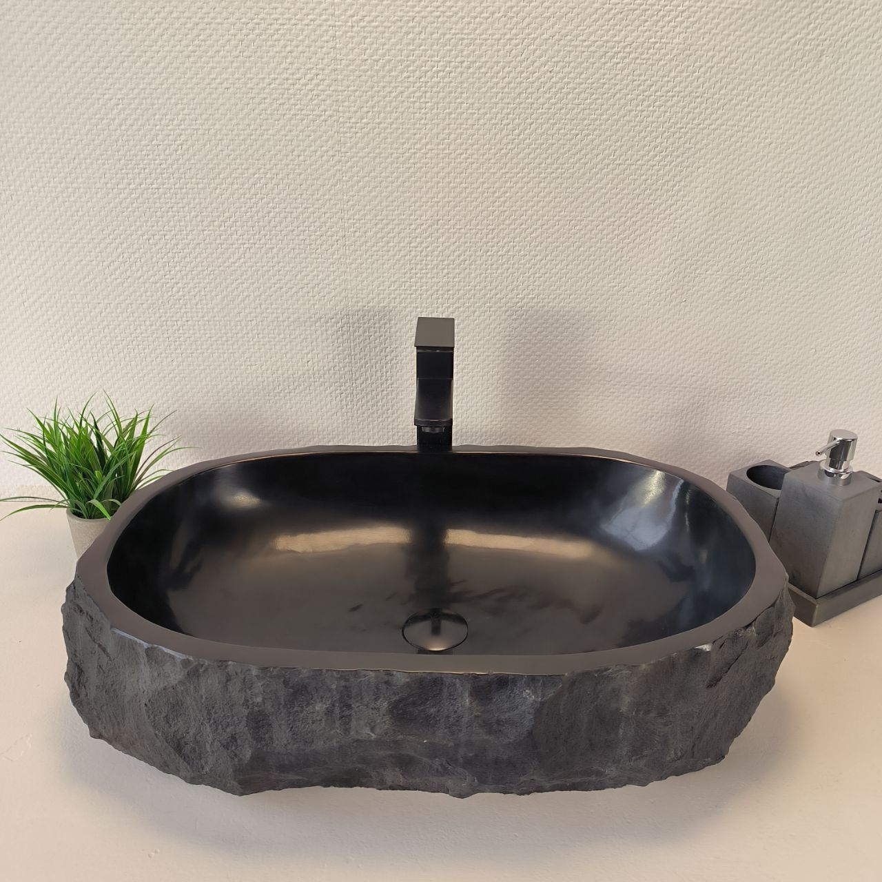 Раковина из андезита Erozy Black EA-64852 60*41*16 из натурального камня