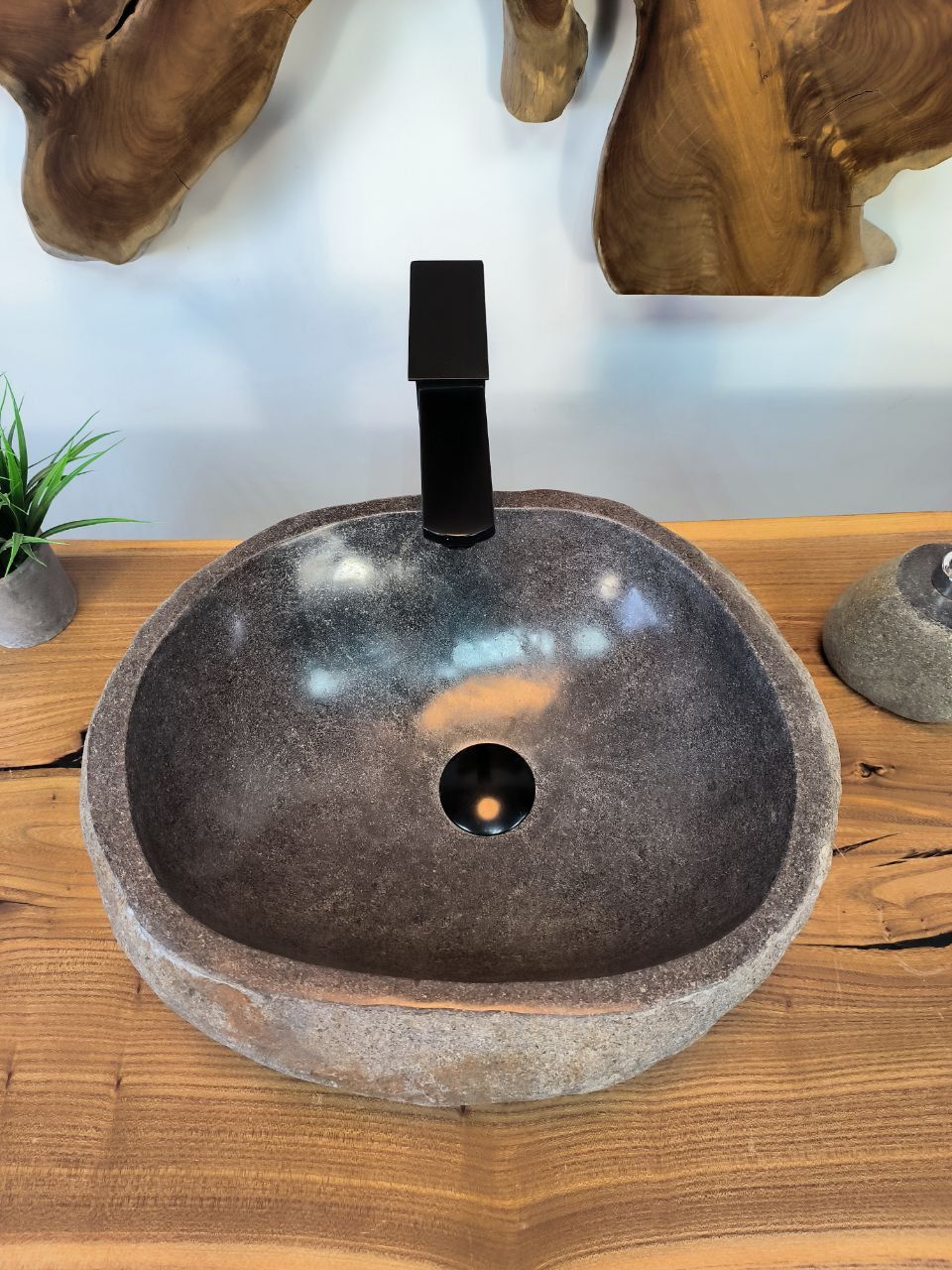 Раковина из речного камня RS-65770 44х36х15 из натурального камня