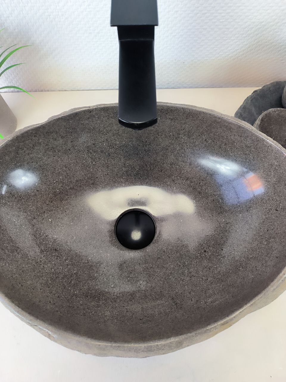 Раковина из речного камня RS-66205 46х33х15 из натурального камня
