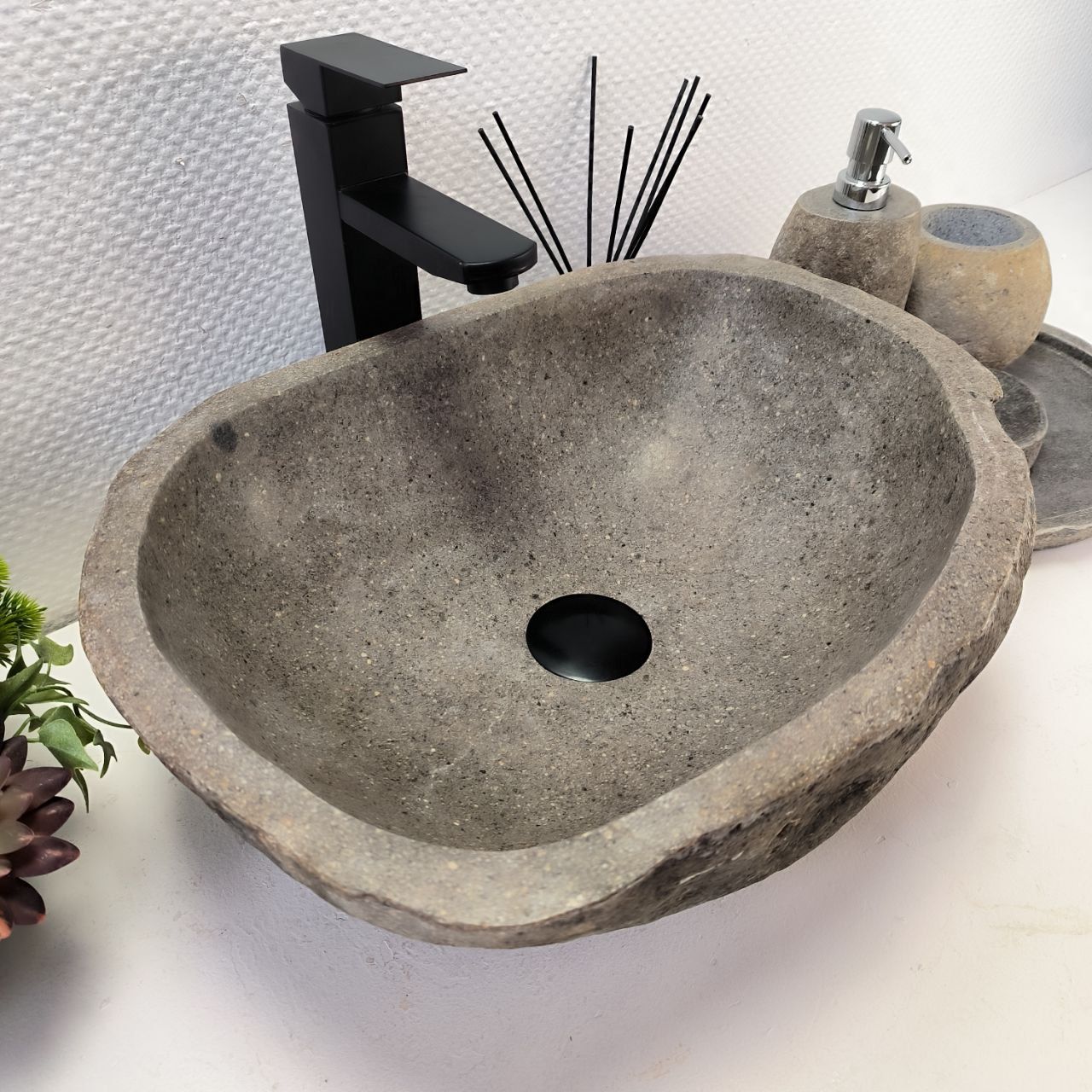 Раковина из речного камня RS-64131 (45*35*15) из натурального камня