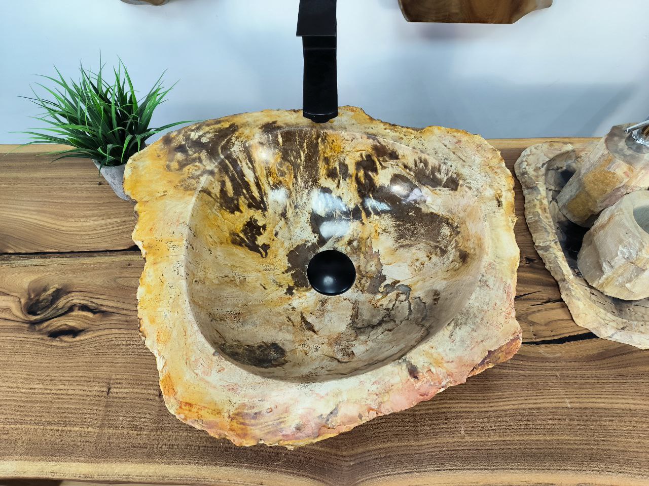 photo_2025-05-15_16-36-10