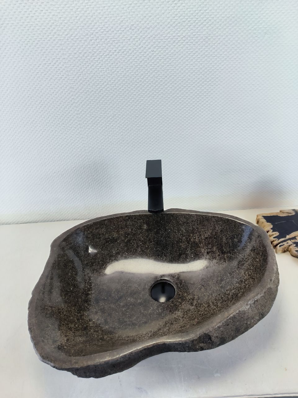 Раковина из речного камня RS-66230 58х42х15 из натурального камня
