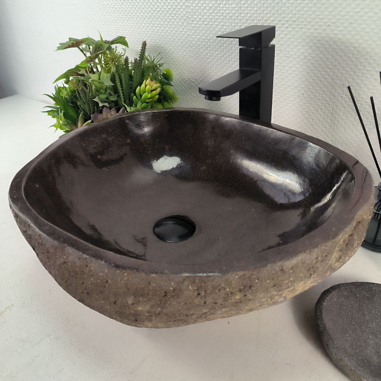 ixfd6dkg1zrhhnfqki2vjnr4z2b9szor