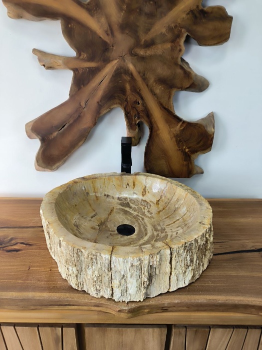 1c8a5817-f078-4e16-946c-a43832d94d95