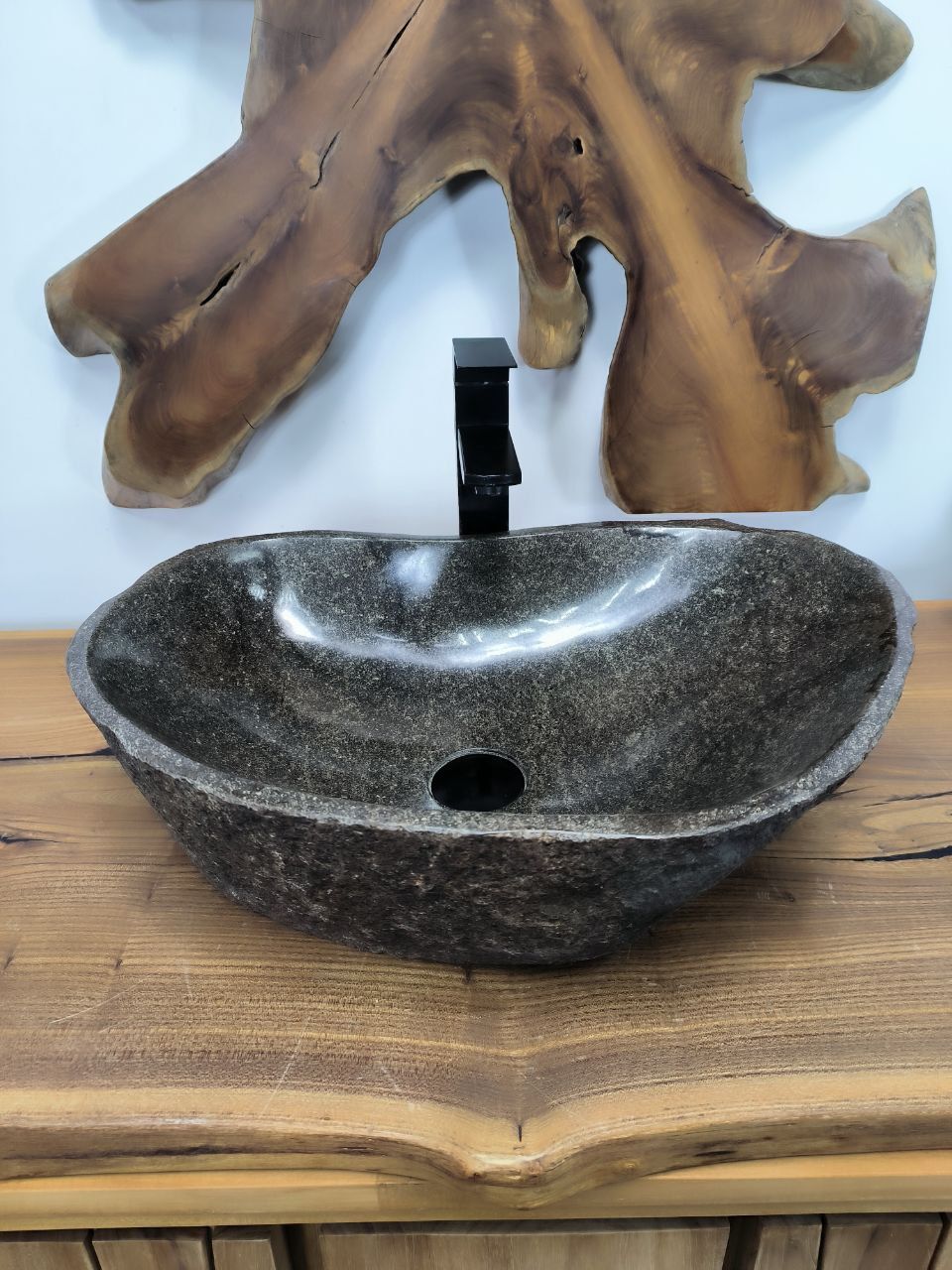 Раковина из речного камня RS-66389 56х38х15 из натурального камня