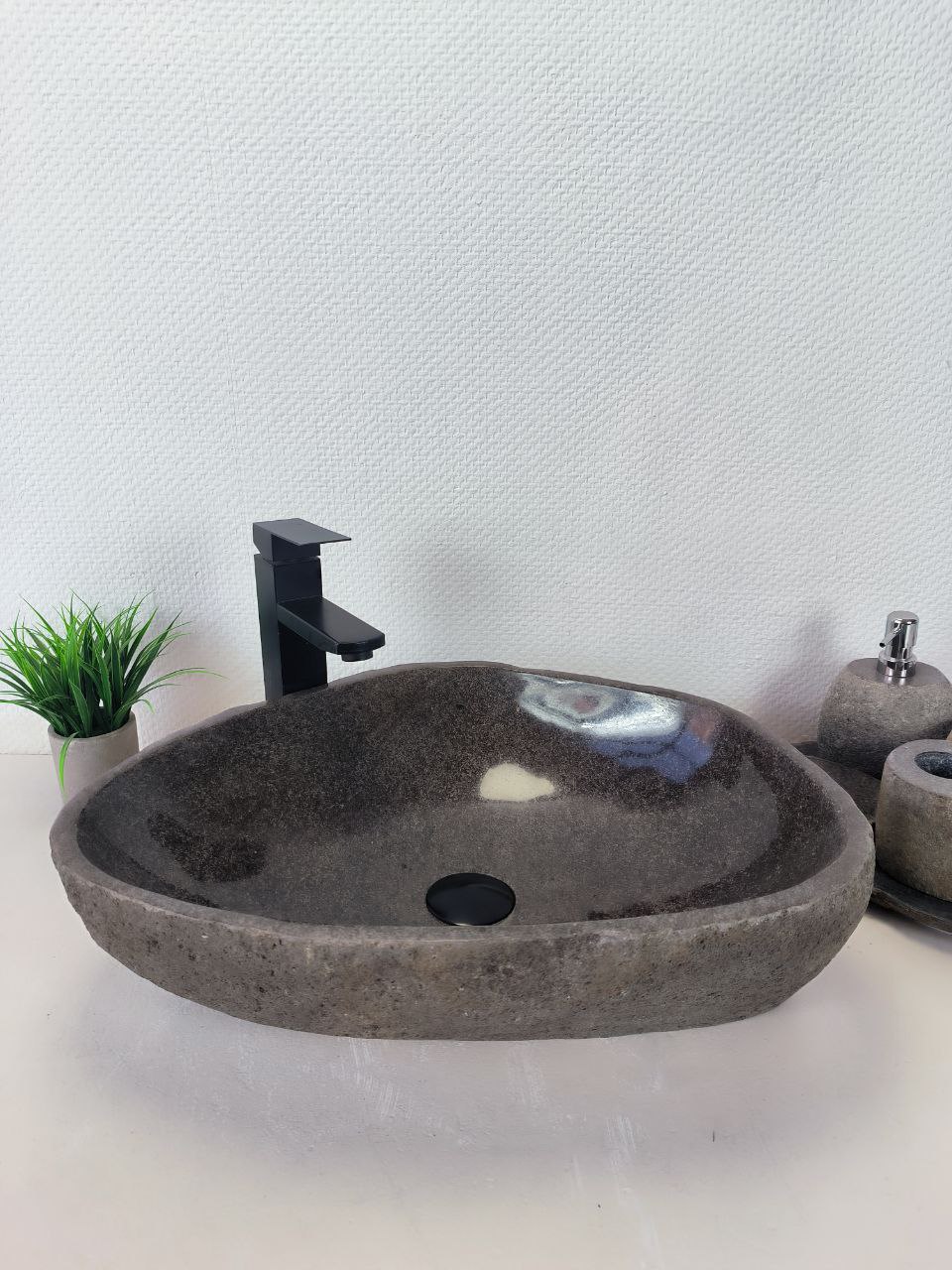 ff65a440-60d7-4147-9bc7-70206fefab00