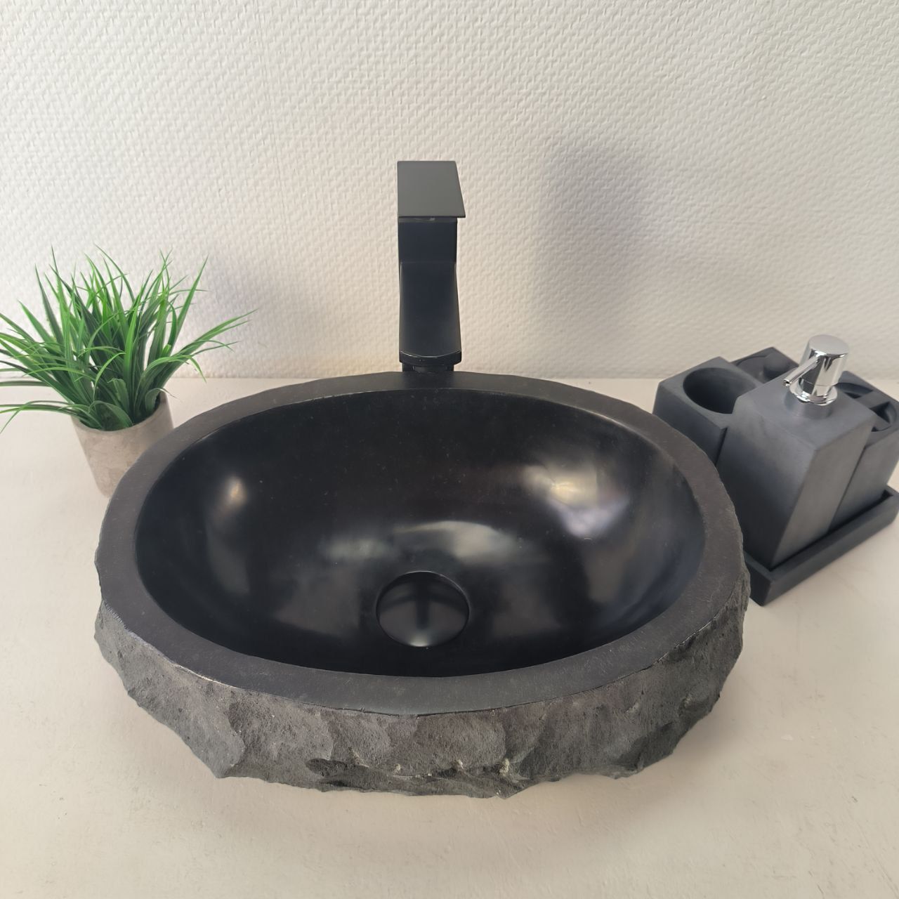 Раковина из андезита Erozy Black EA-66106 42*31*15  из натурального камня