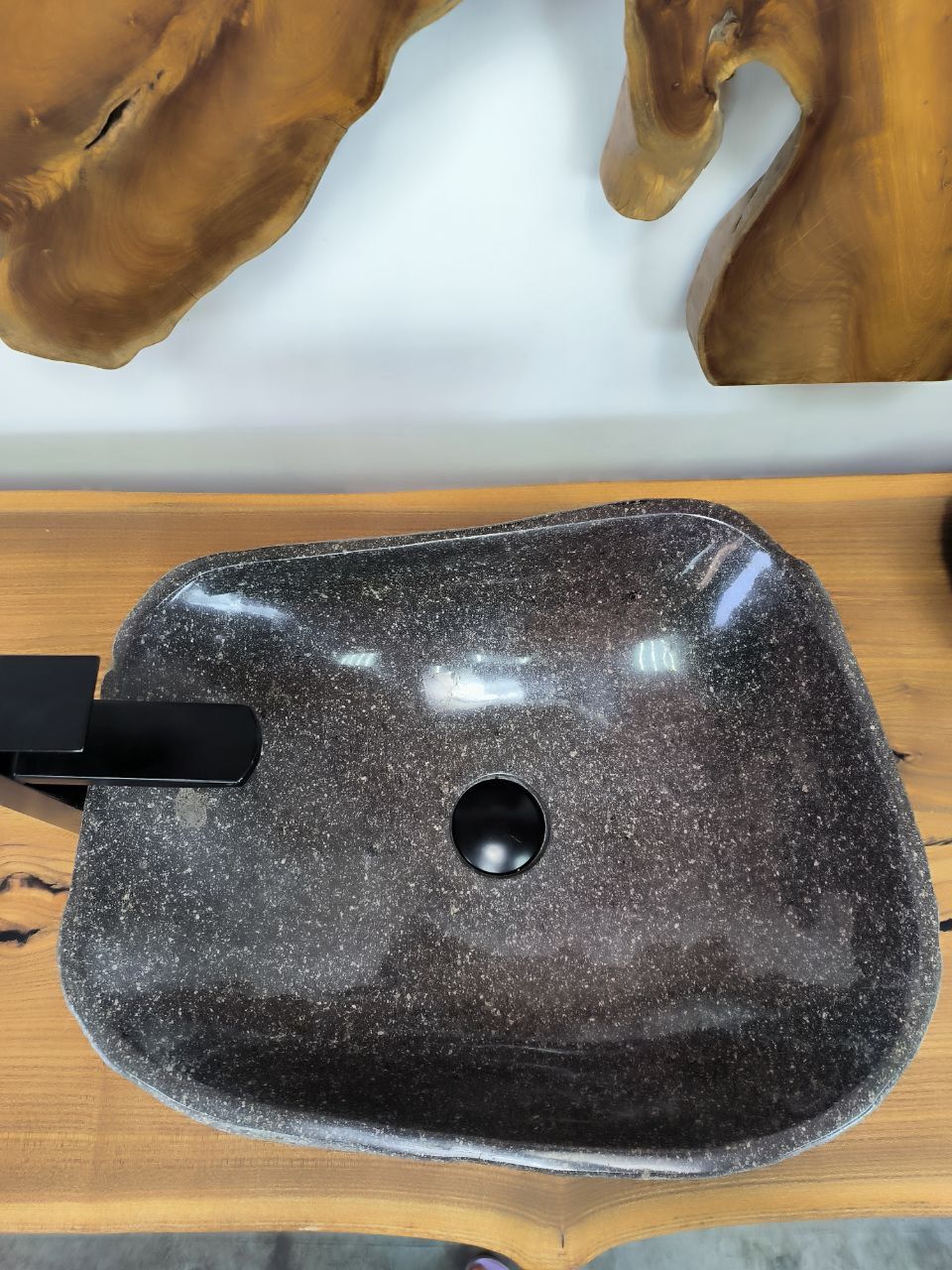 Раковина из речного камня RS-66290 48х40х15 из натурального камня