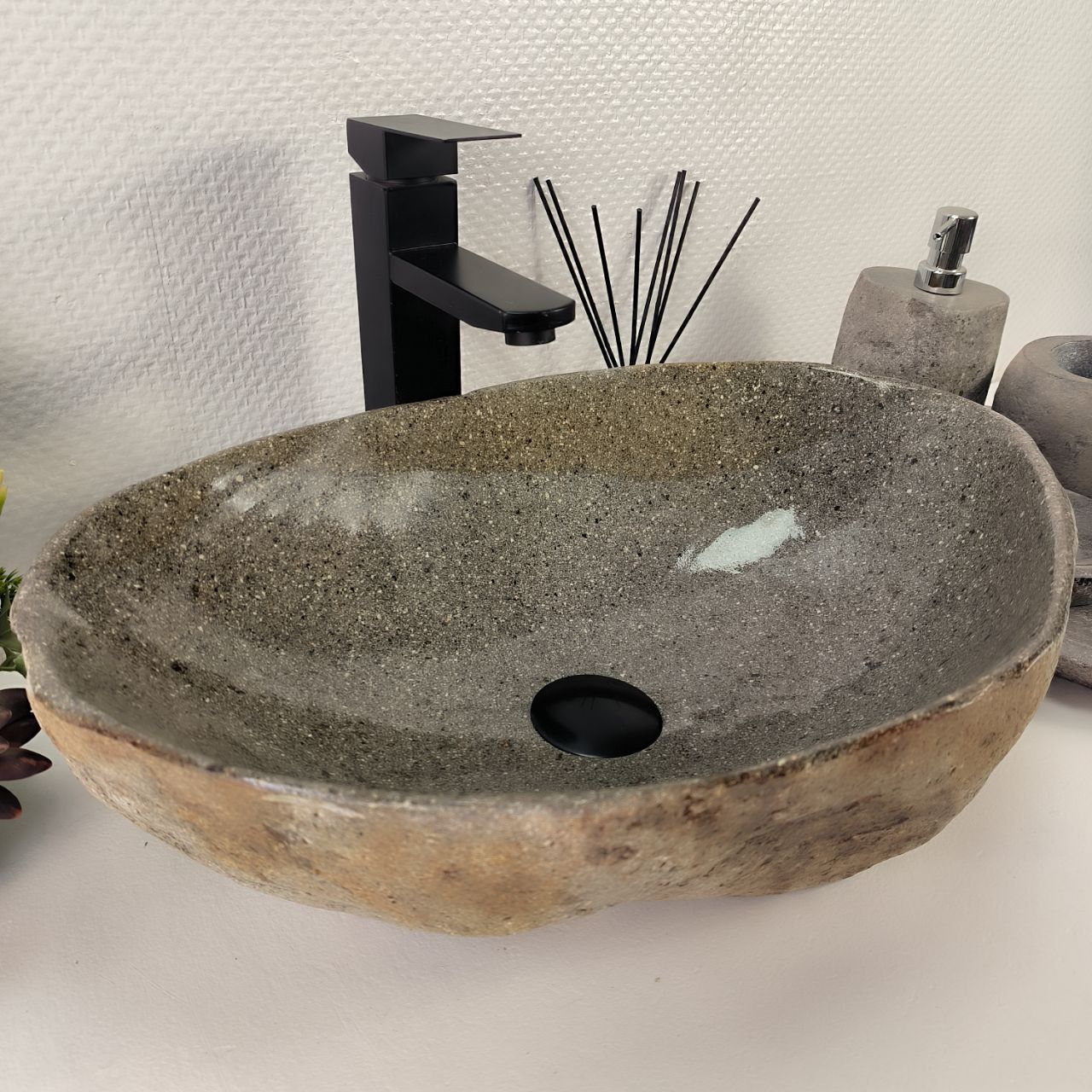 Раковина из речного камня RS-64870 51*34*15 из натурального камня
