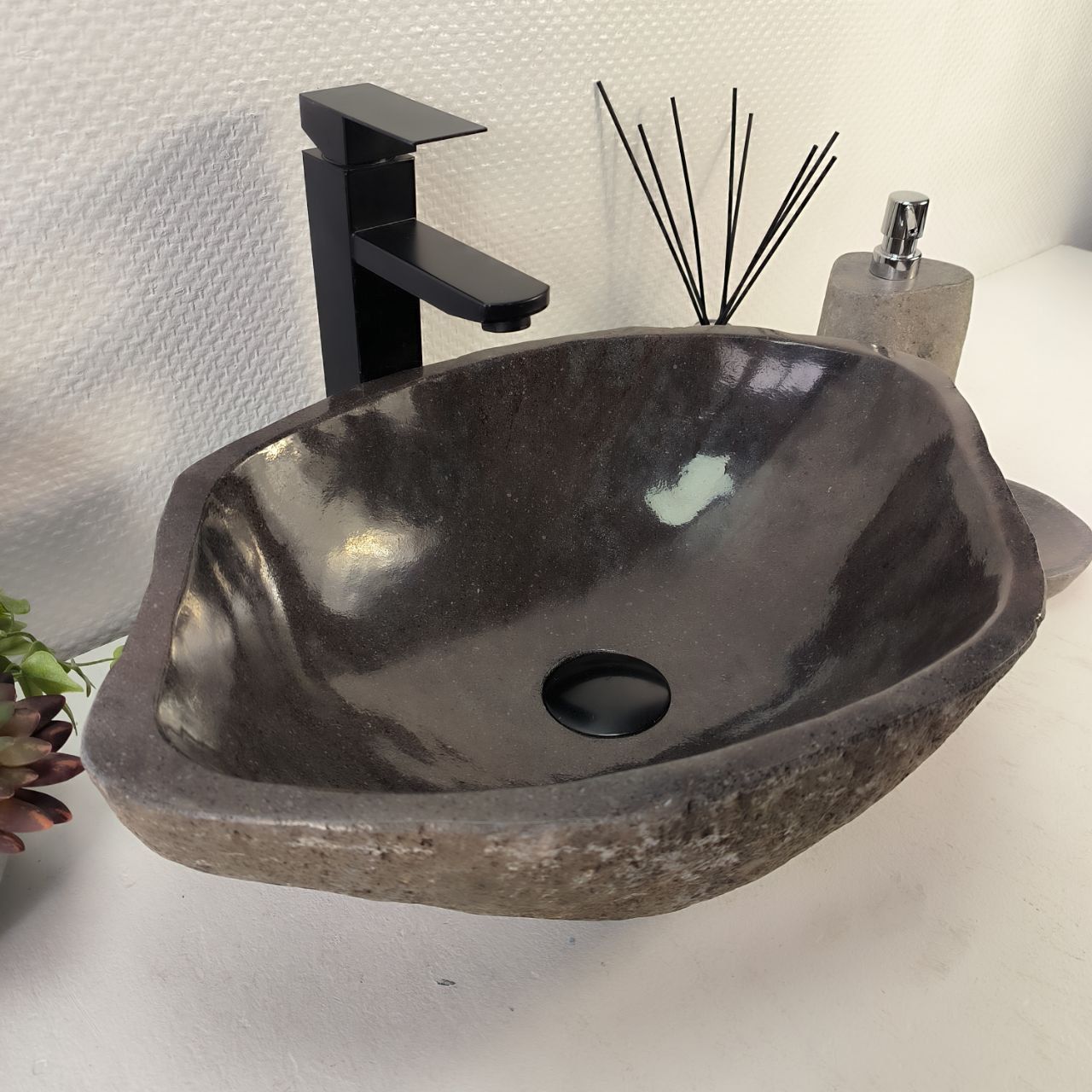 Раковина из речного камня RS-65231 50*35*15 из натурального камня